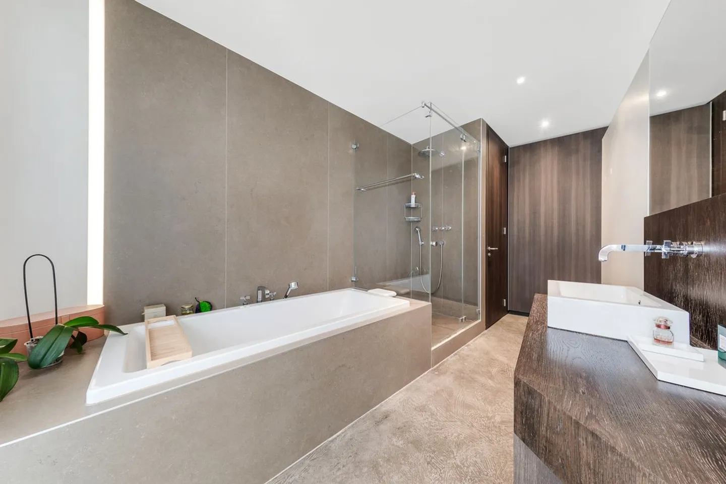 High-end loft with independent studio in the center of Vevey - Photo 11 of 13