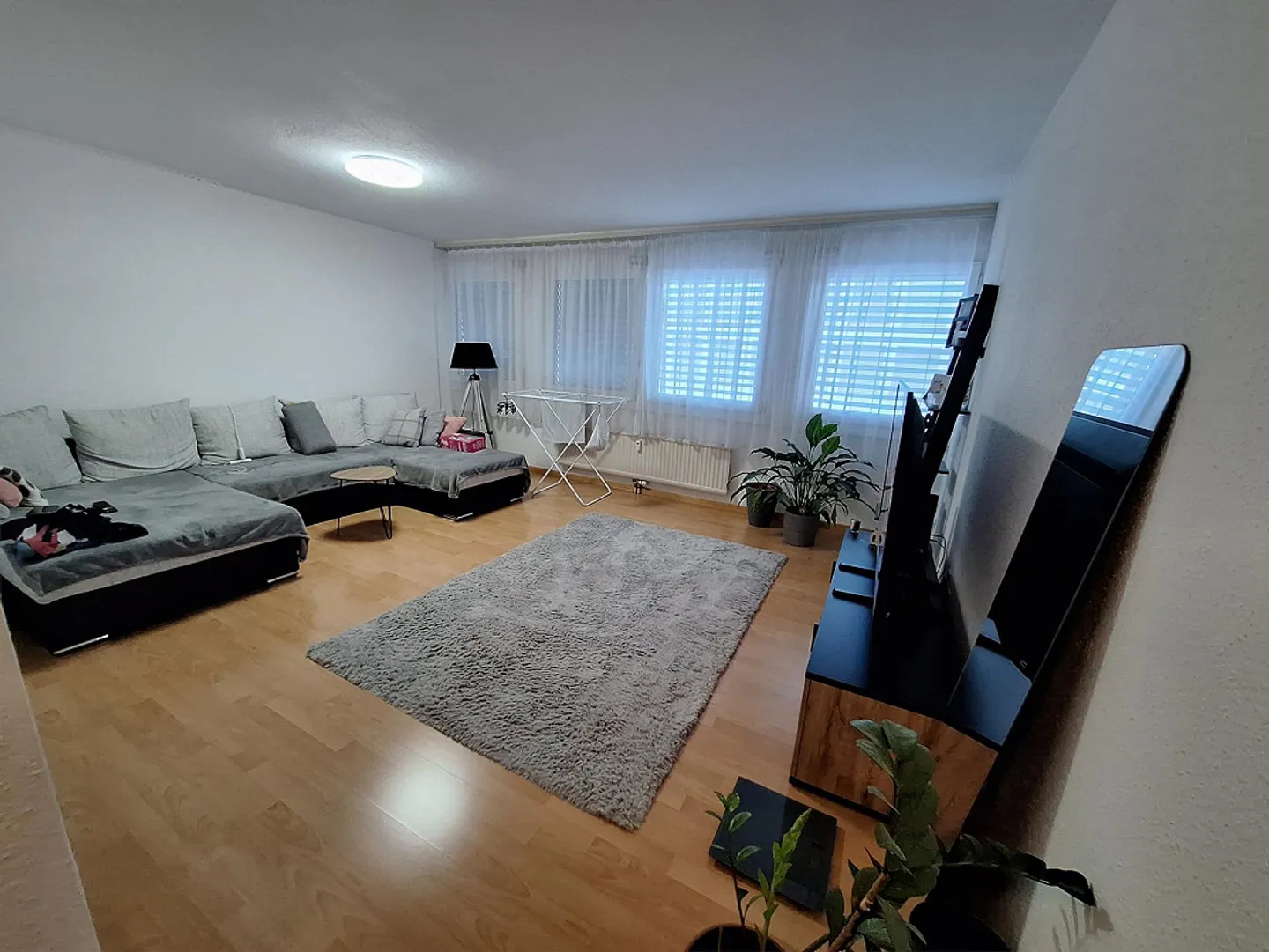 Central 2.5-room apartment for rent - Photo 1 of 4