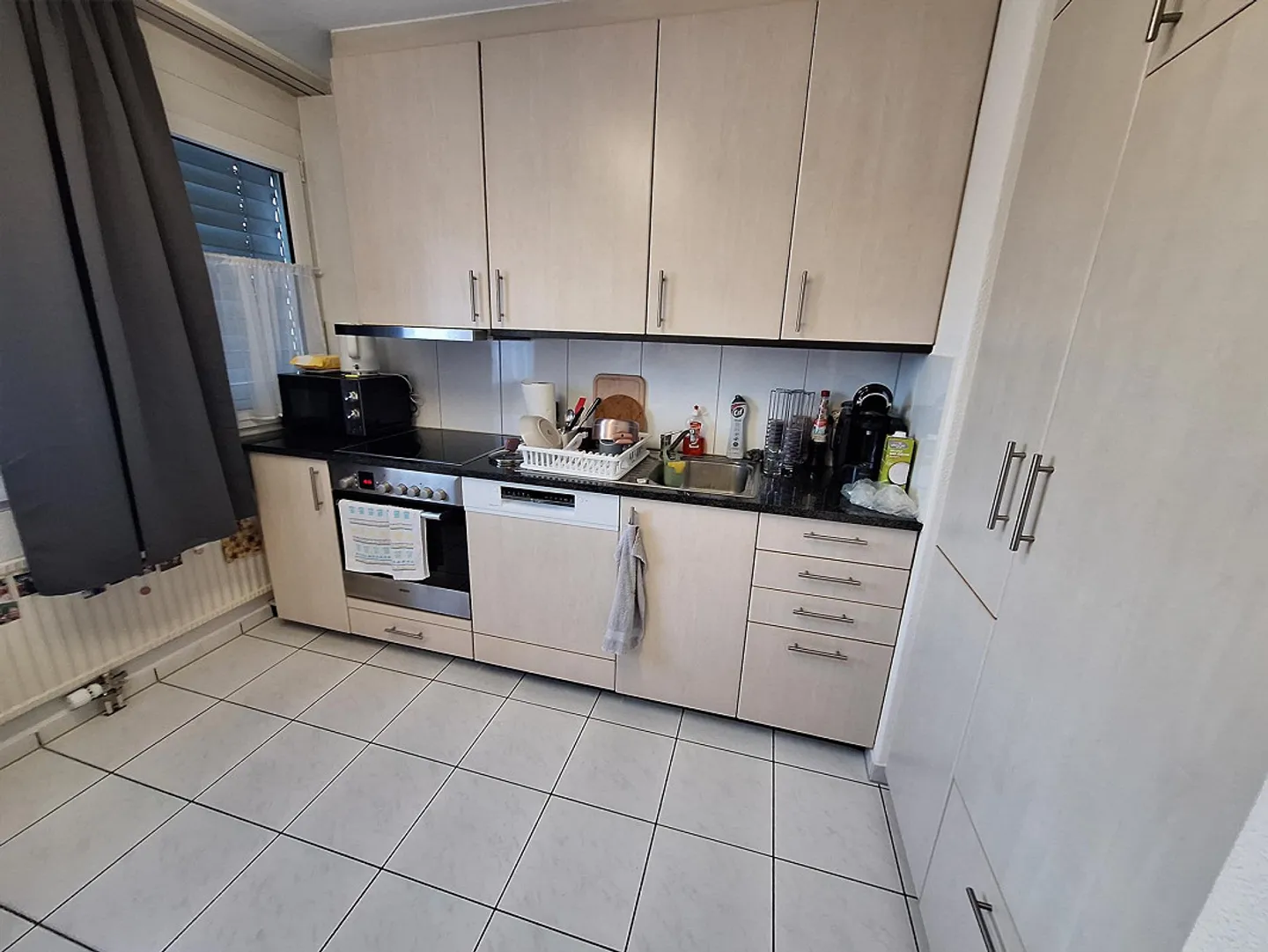 Central 2.5-room apartment for rent - Photo 2 of 4