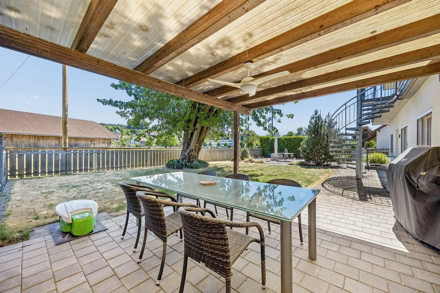 La tua casa da sogno con un bellissimo giardino - Foto 4 di 13