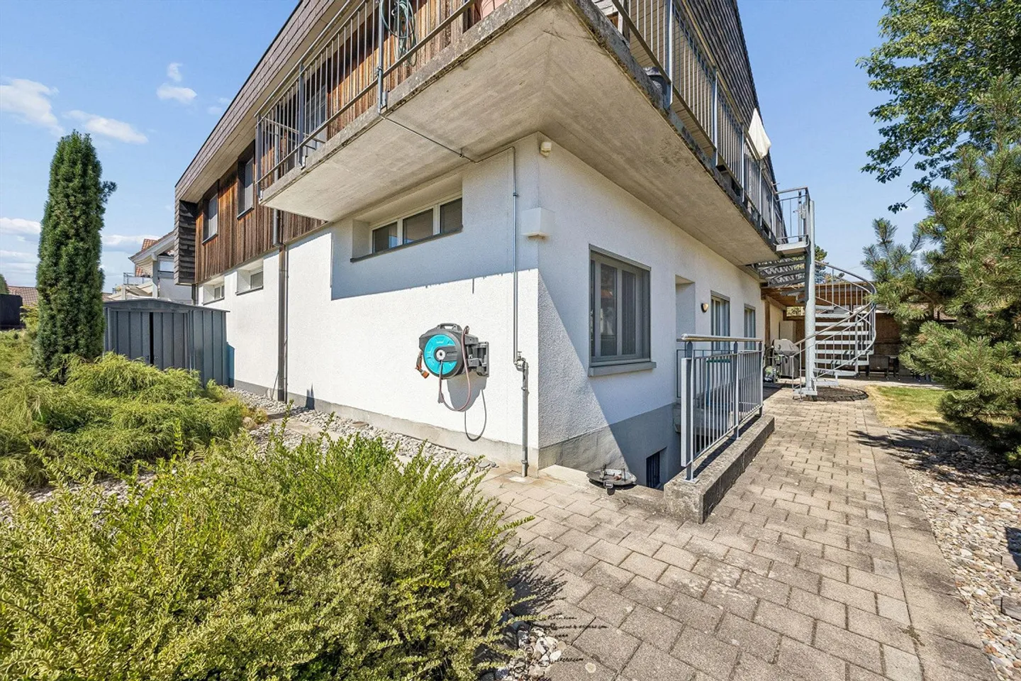 La tua casa da sogno con un bellissimo giardino - Foto 2 di 13
