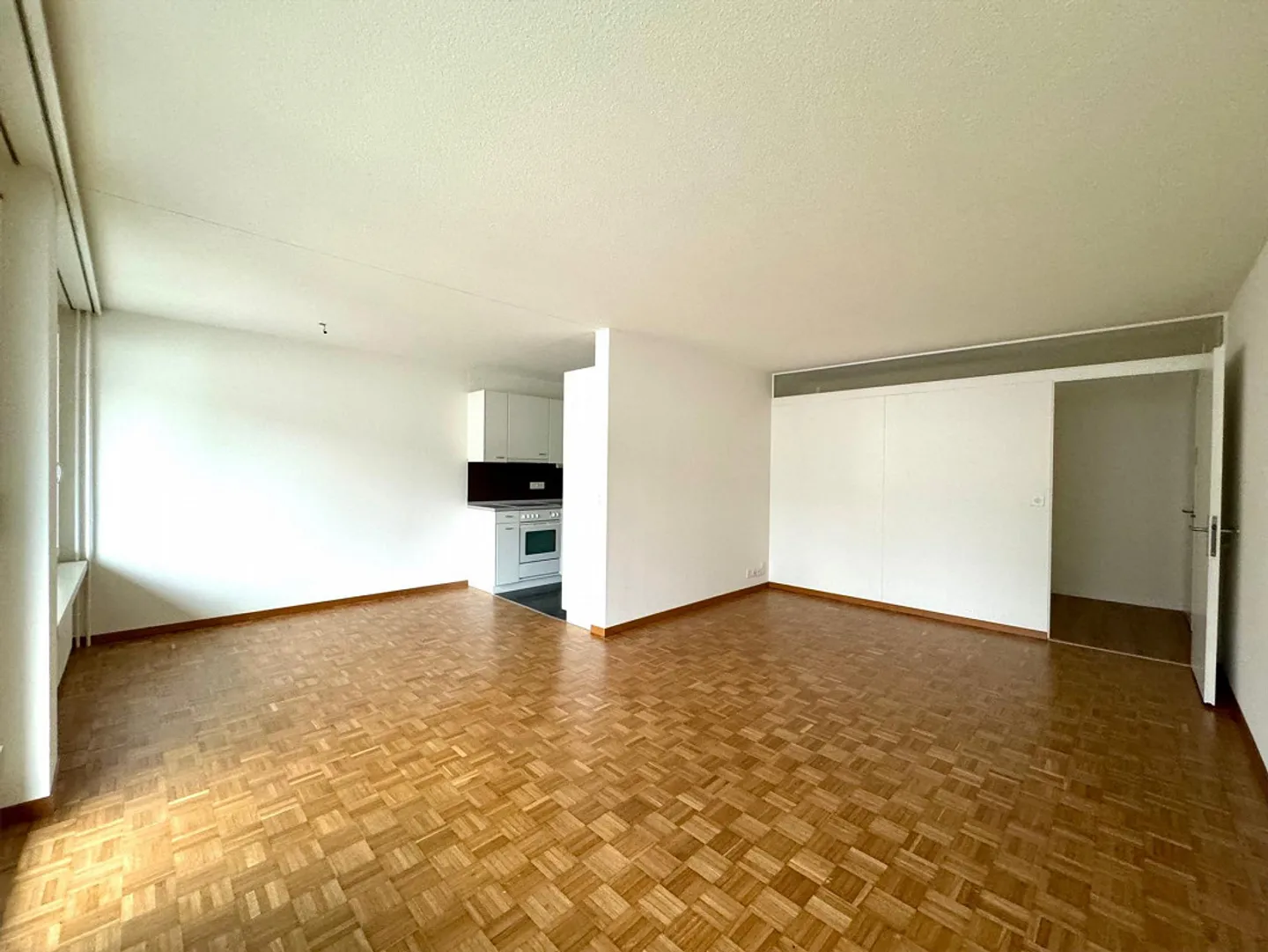 Appartement lumineux de 3,5 pièces avec 2 balcons, fraîchement rénové - Photo 1 sur 8