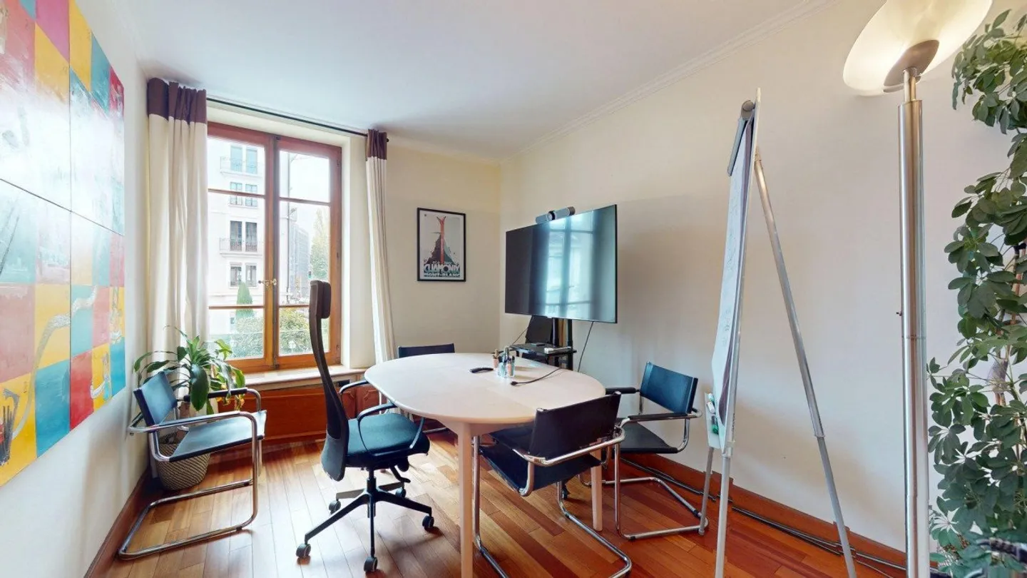 GENEVA - OFFICES FOR RENT IN A CHARACTER BUILDING - Photo 5 of 14