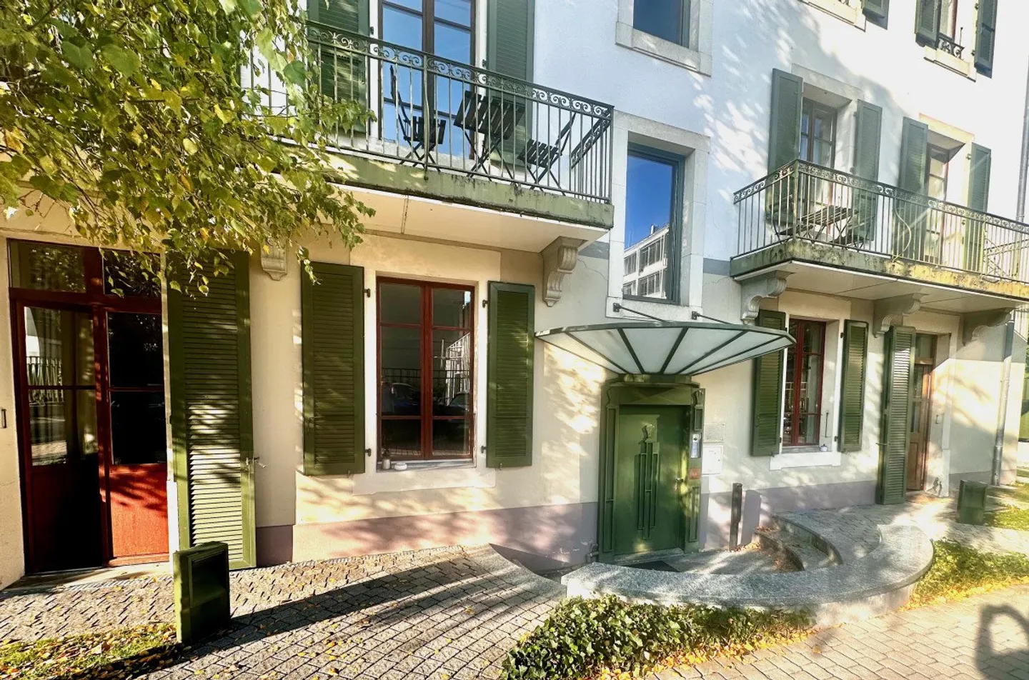 GENEVA - OFFICES FOR RENT IN A CHARACTER BUILDING - Photo 12 of 14