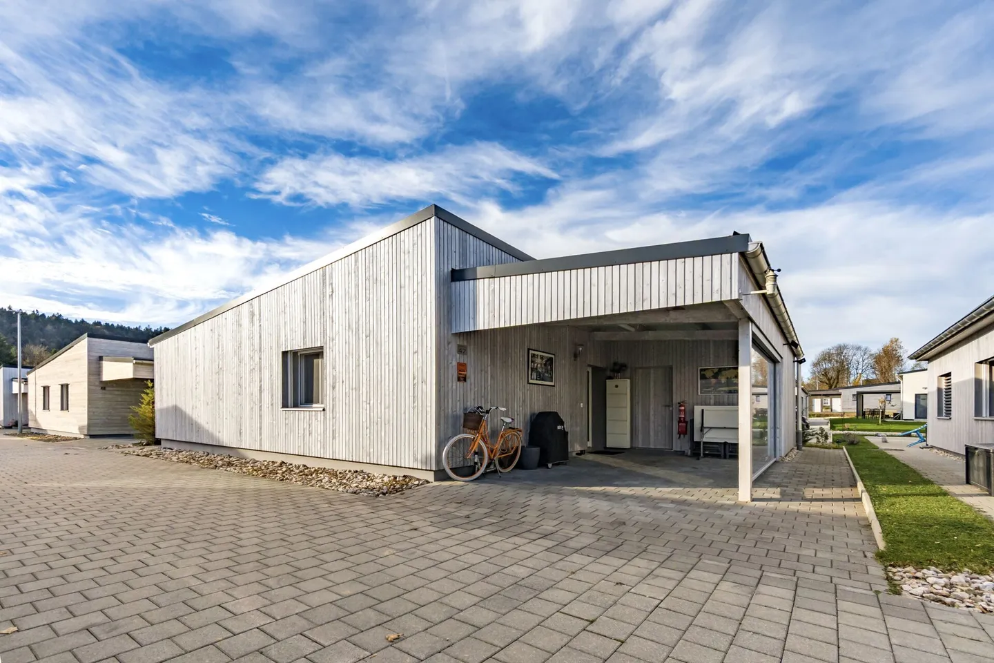 Moderner Bungalow mit 3,5 Zimmern - Foto 1 von 10