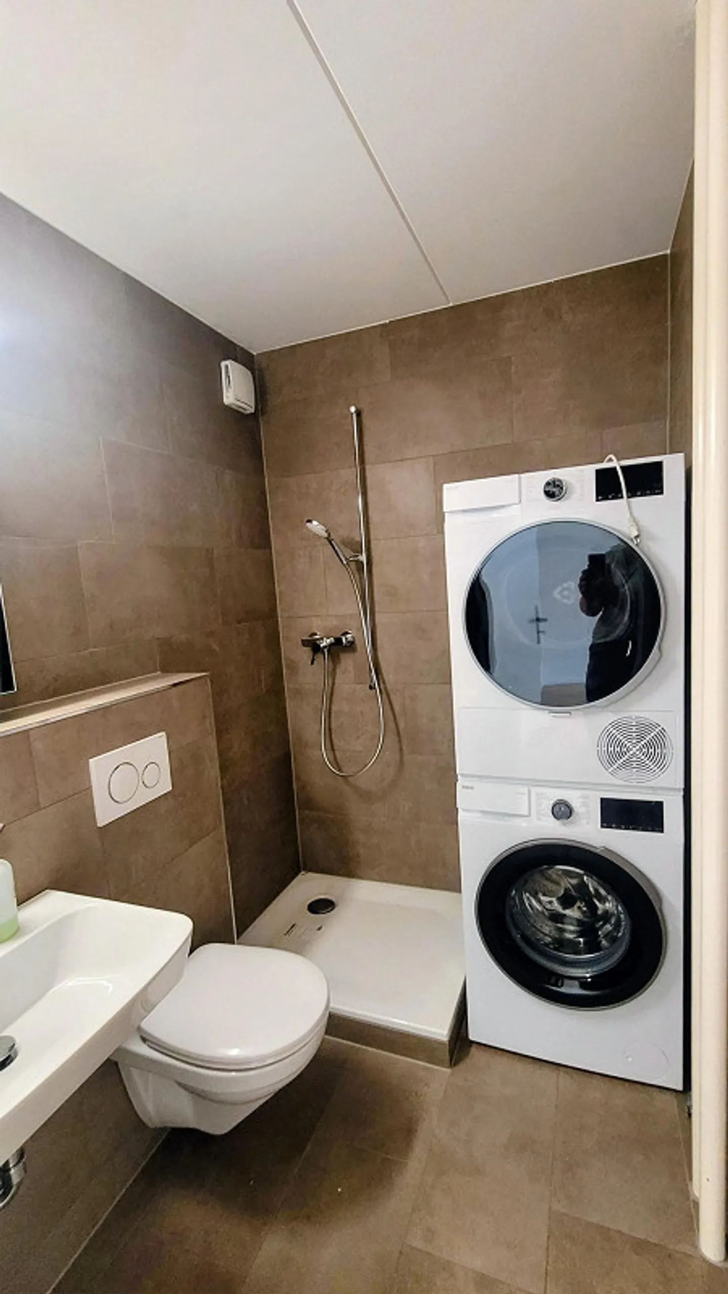 Residential Idyl - completely renovated condominium in a quiet residential area - Photo 15 of 25