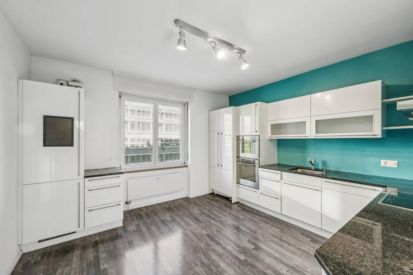 Appartement urbain bien entretenu dans un emplacement idéal - Photo 1 sur 4