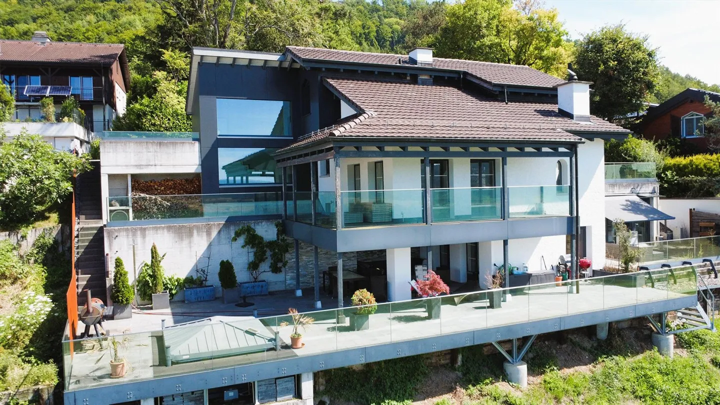 Vivere esclusivo con vista: casa unifamiliare con appartamento - Foto 3 di 13