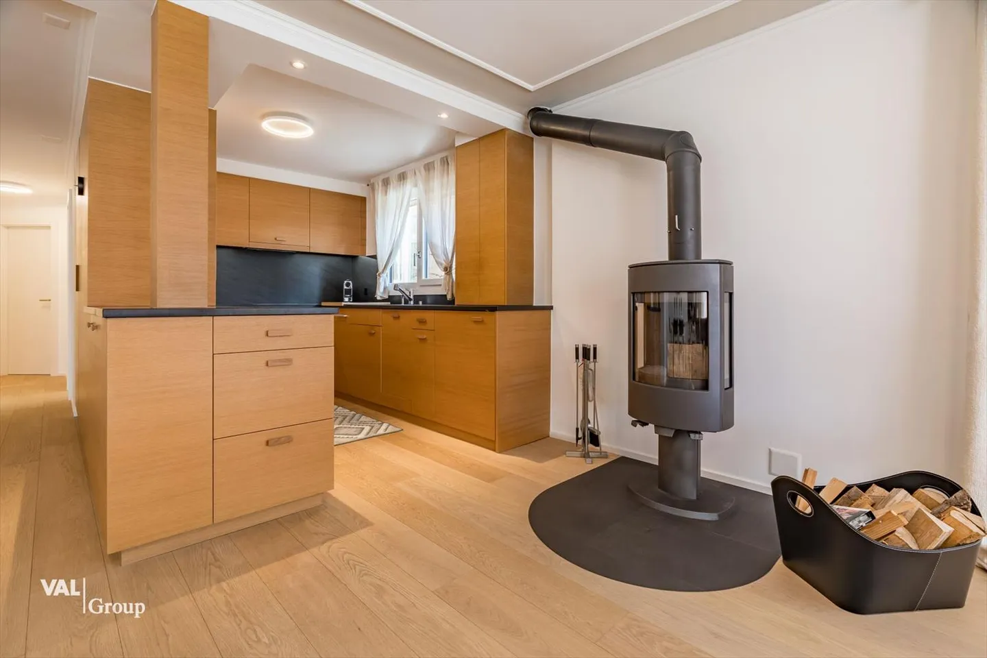 Élégance alpine et confort moderne au coeur de Crans-Montana - Photo 3 of 13