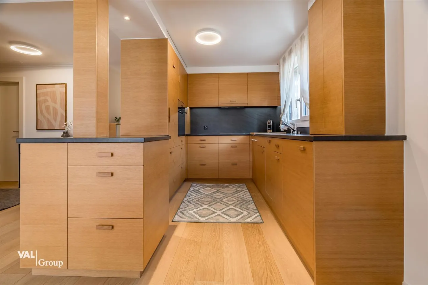 Élégance alpine et confort moderne au coeur de Crans-Montana - Photo 4 of 13