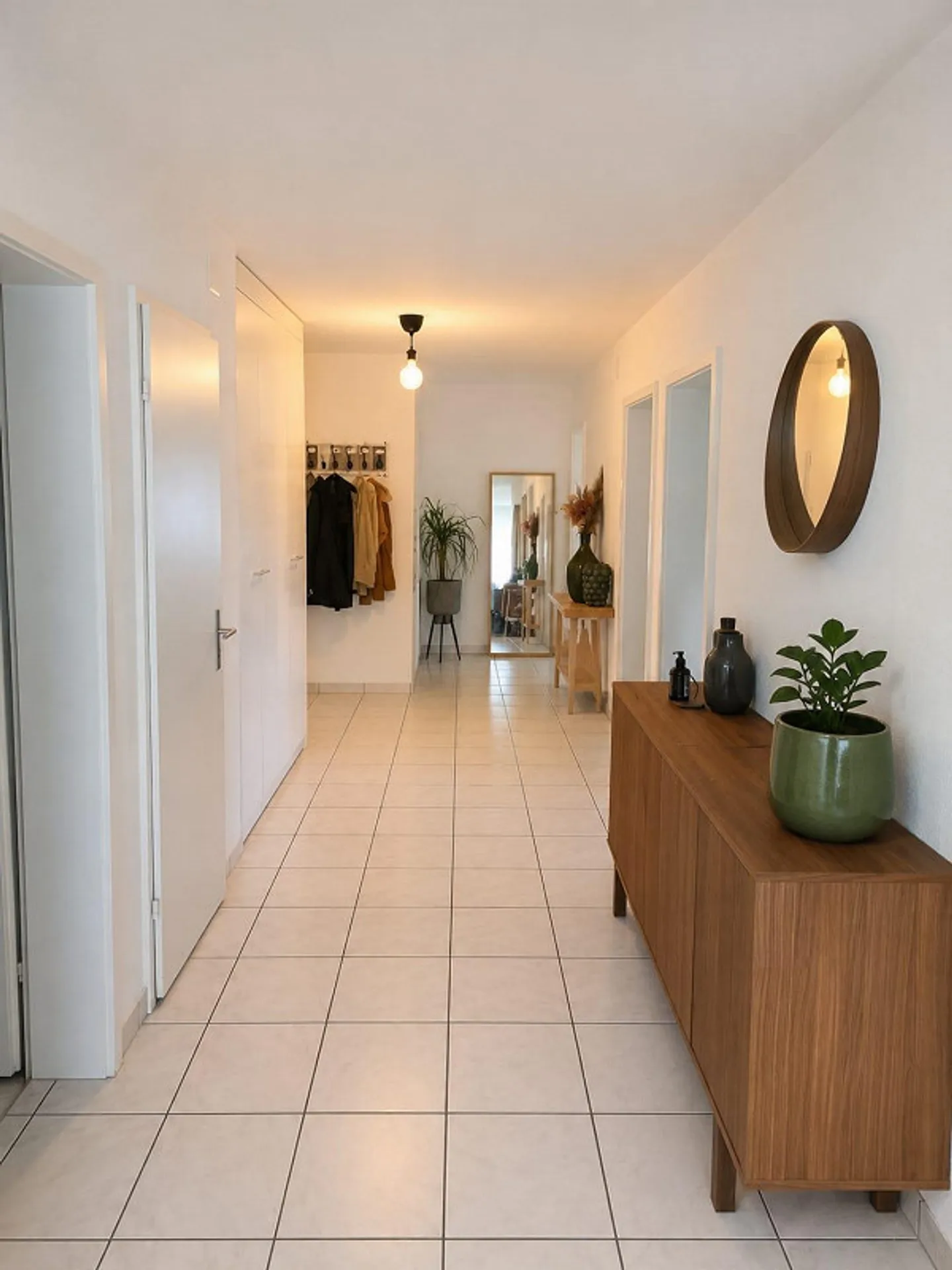 Appartement lumineux et spacieux avec une vue imprenable sur le lac - Photo 6 sur 8