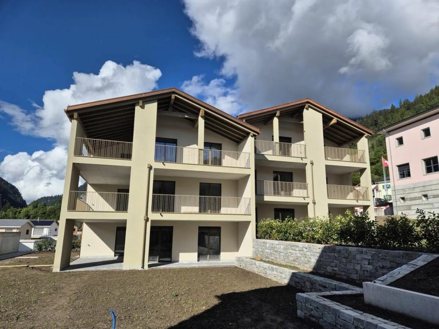 Appartamento Attico 4.5 stanze, In mezzo alle montagne - in mezzo al villaggio - Foto 2 di 13