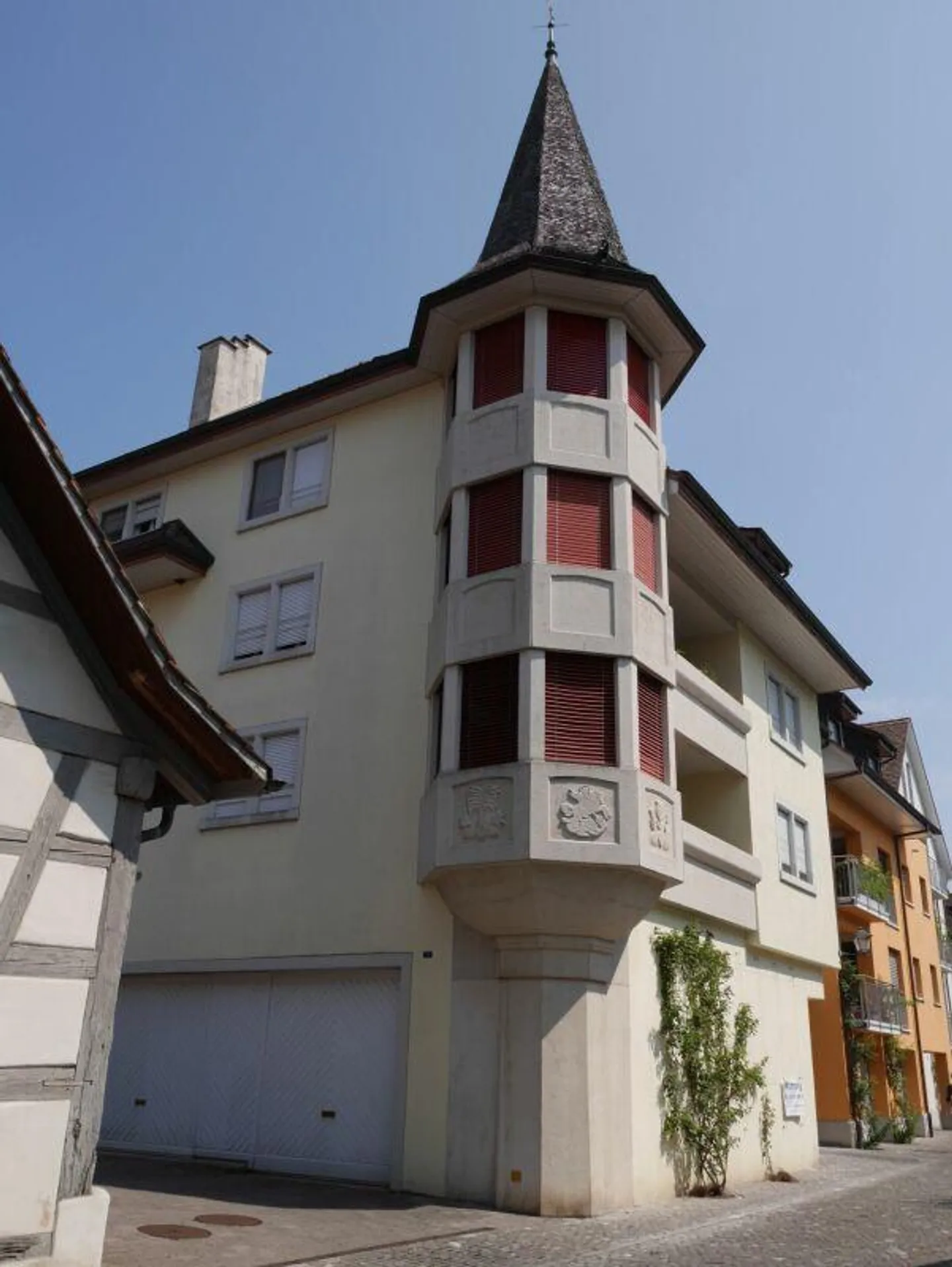 Attractive & Exclusive 6.5-Room Apartment in the Old Town - Photo 1 of 11