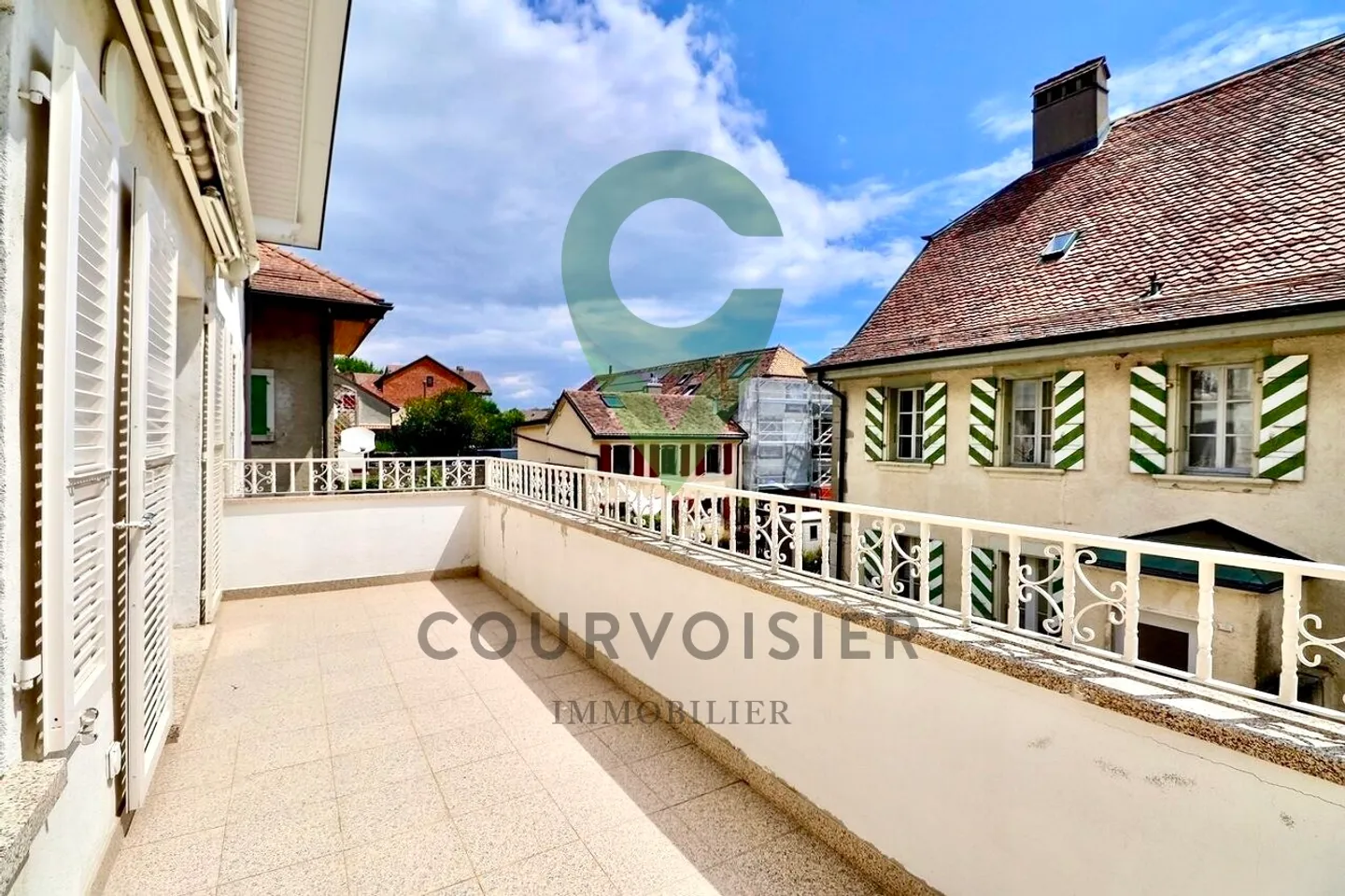 Beautiful renovated 4.5-room apartment with balcony 5 minutes from Aubonne - Photo 5 of 9