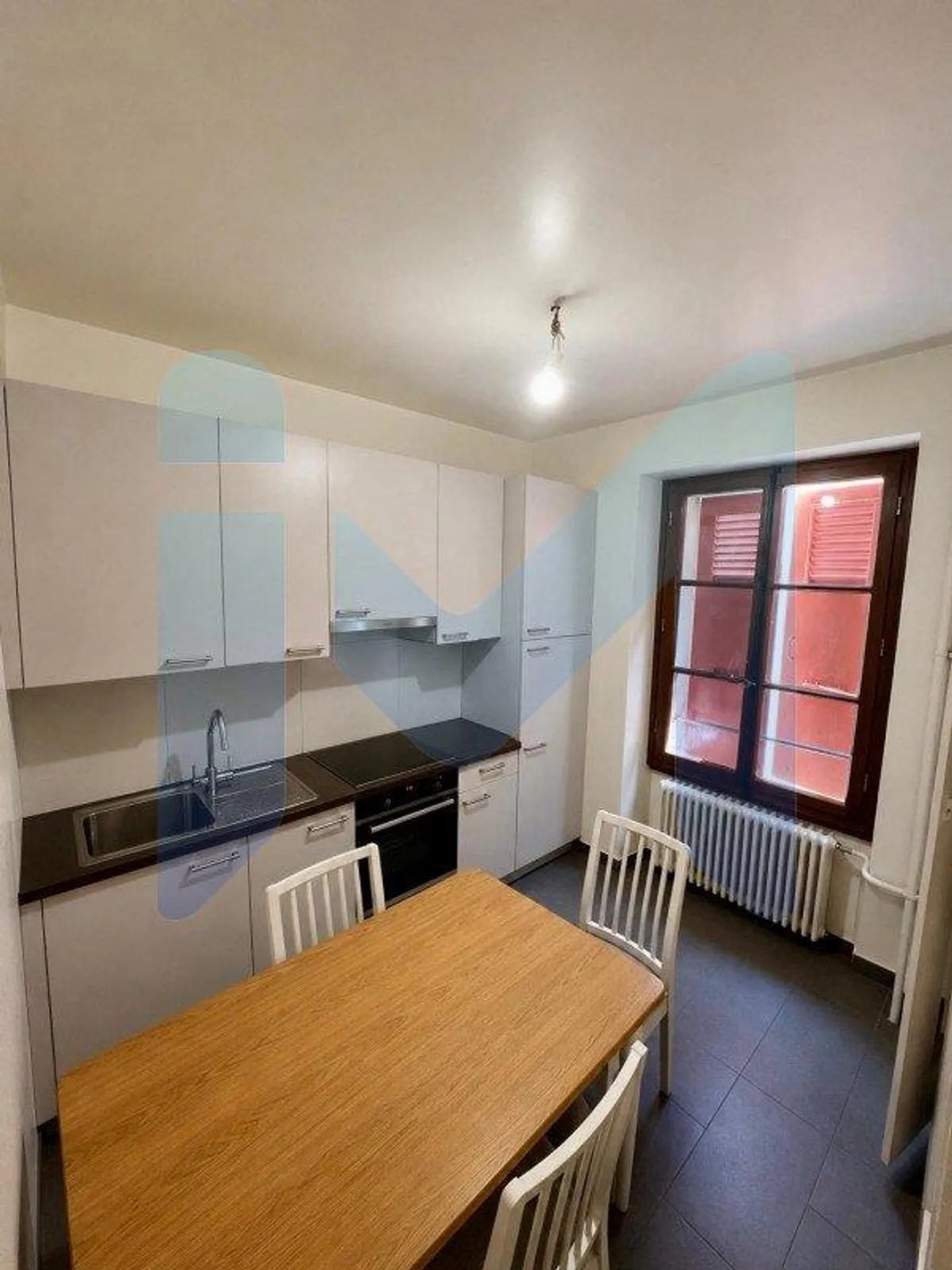 2.5-room apartment on the ground floor located in Geneva 1207 - Photo 2 of 4