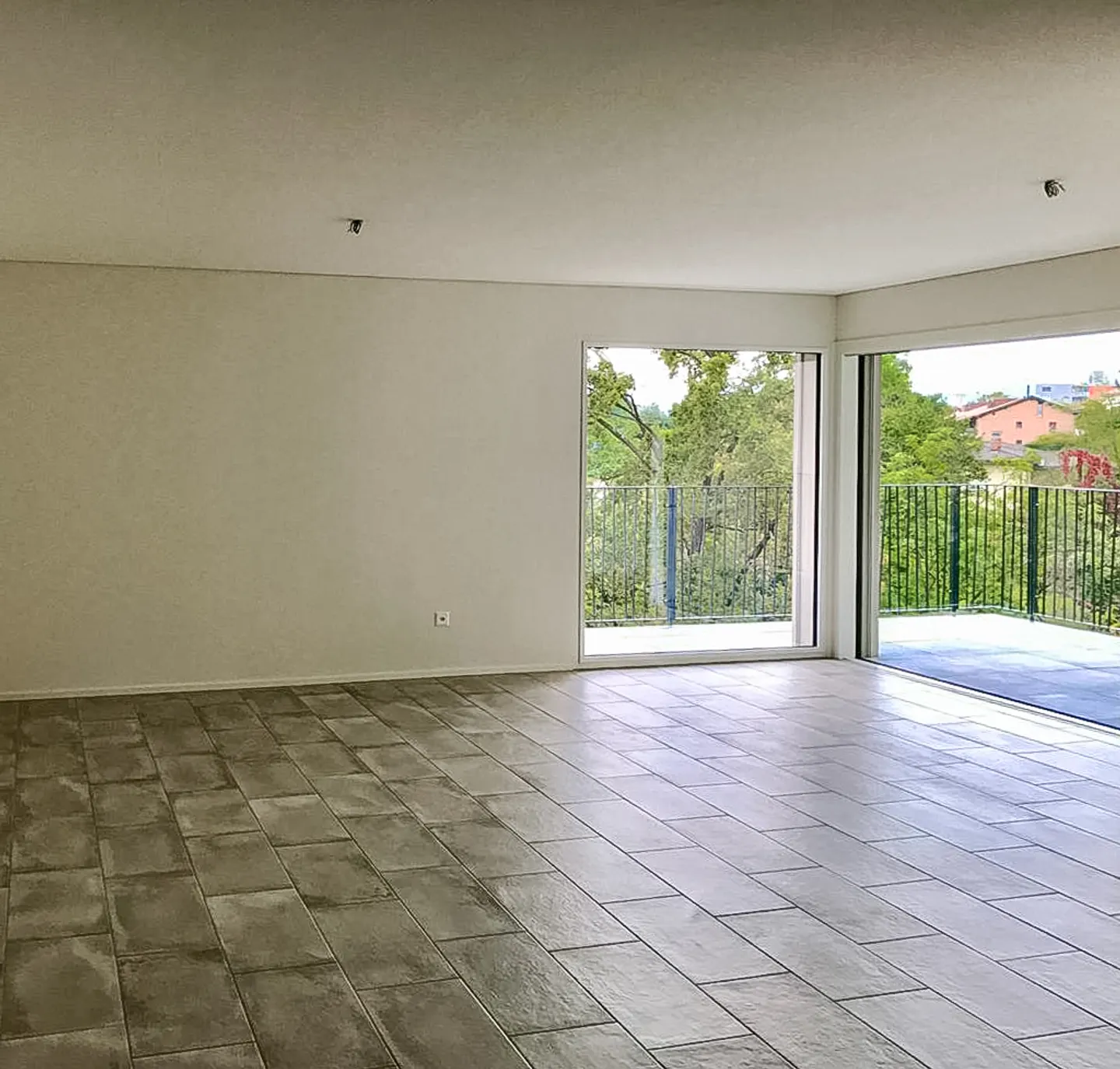 Spacious and modern 3.5-room apartment in Vacallo - Photo 1 of 7