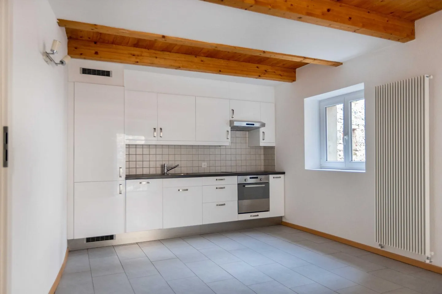 EIGENTUM VON 4 RENOVIERTEN WOHNUNGEN IN SONVICO - Foto 2 von 10
