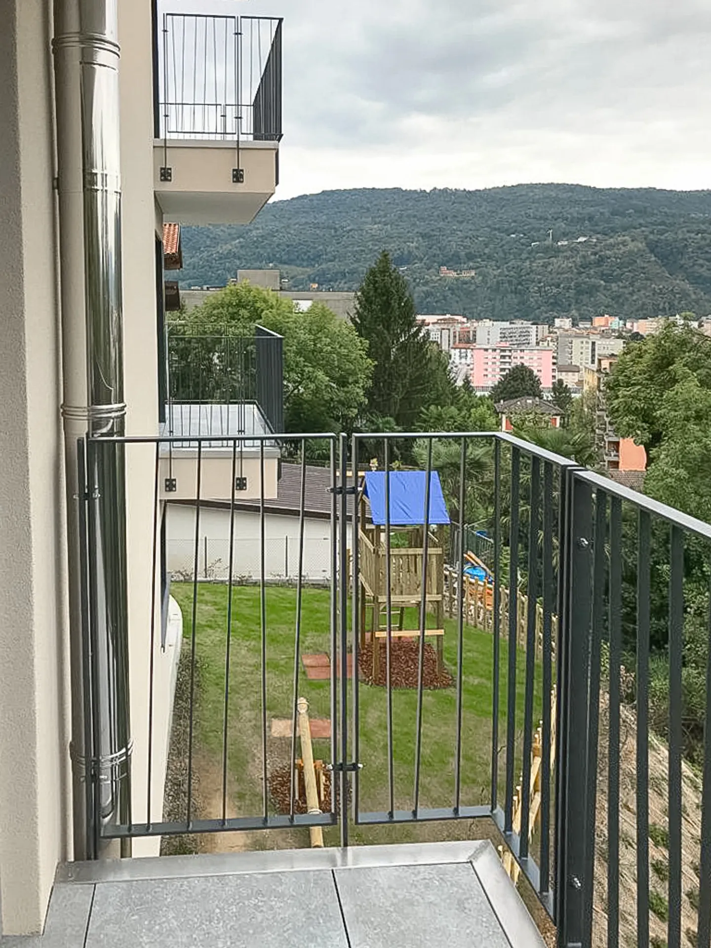 Spacious and modern 3.5-room apartment in Vacallo - Photo 5 of 7