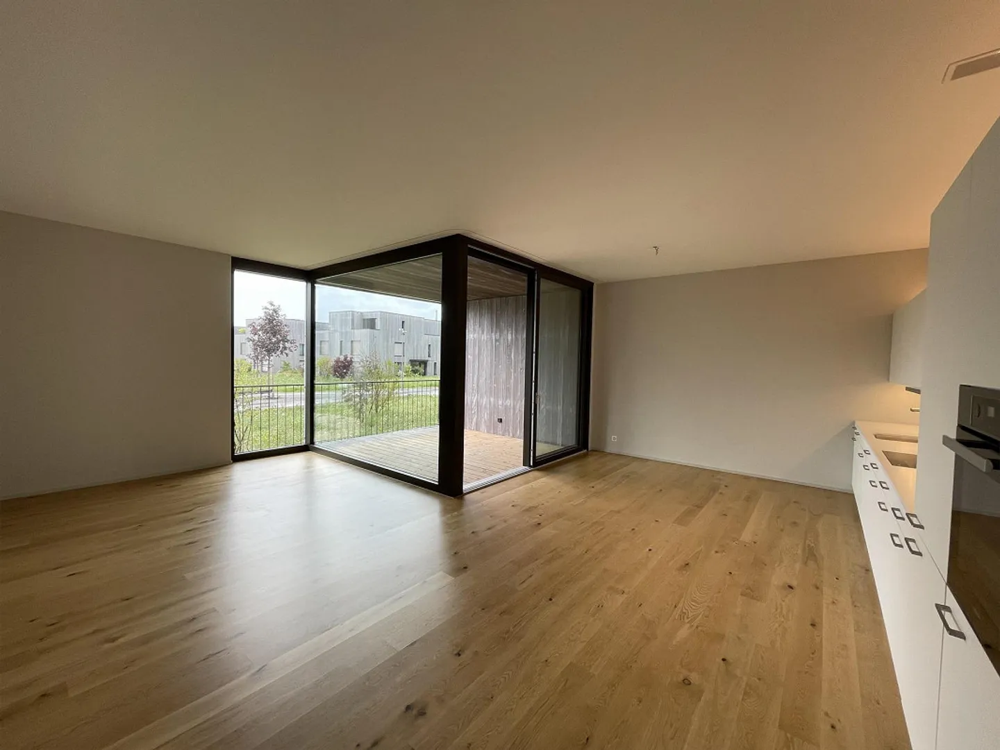 Moderne Wohnung im Park - Foto 1 von 7