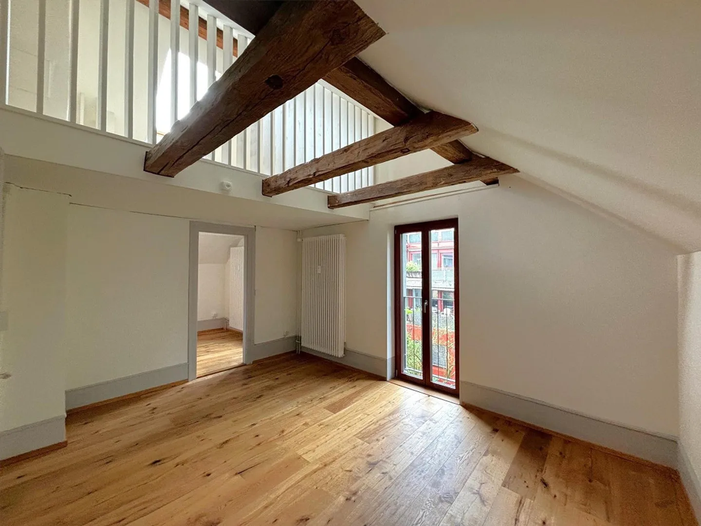 Modern 2-room gallery penthouse in the Weissenbühl district - Photo 2 of 11