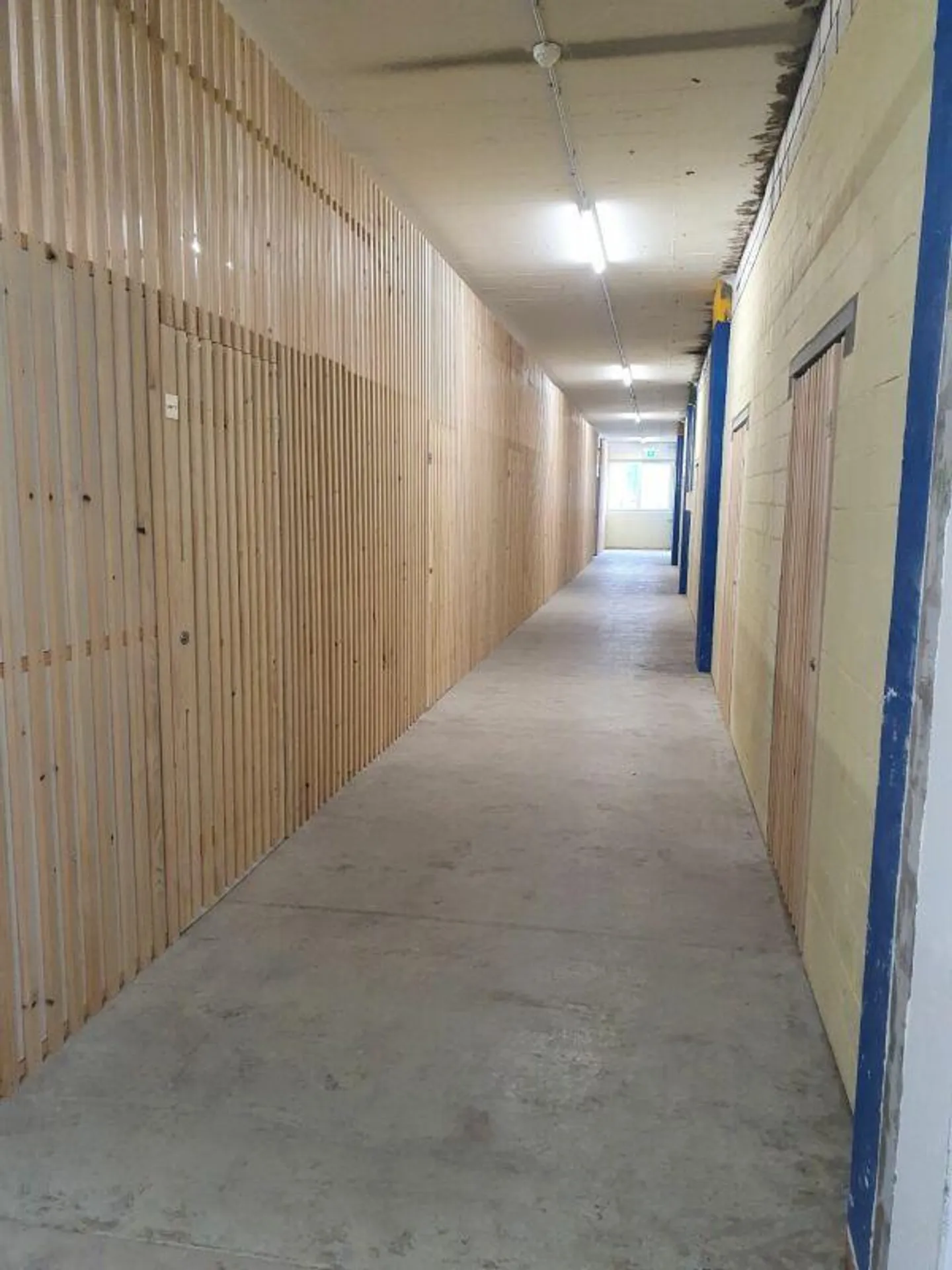 Storage room approx. 12 m² - Photo 2 of 6