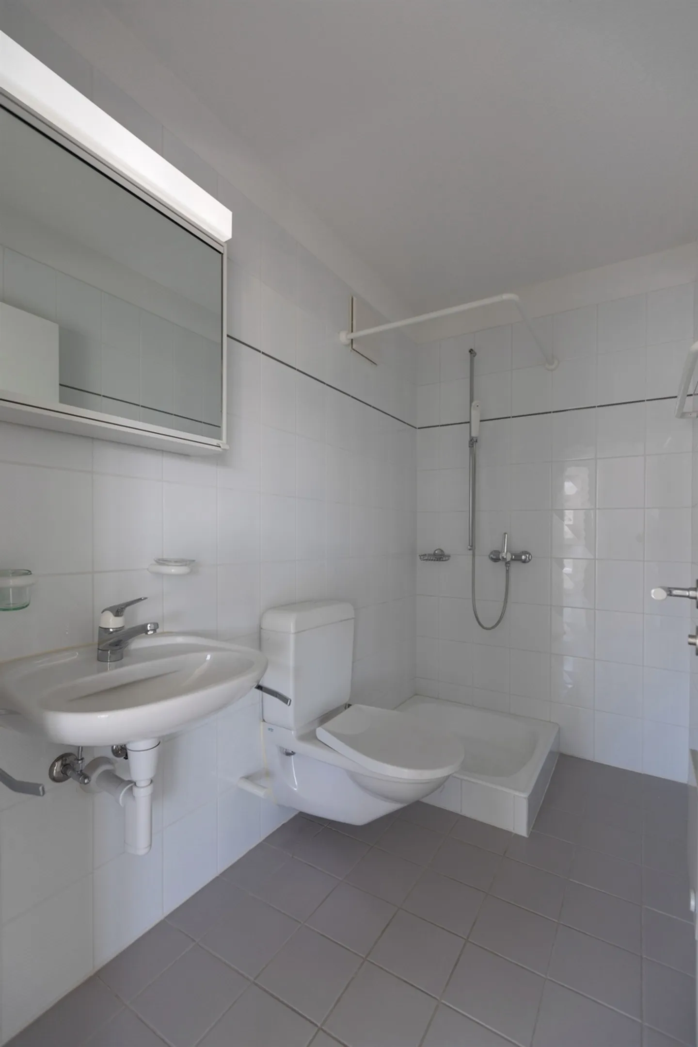 Sunny 3.5 Room Apartment - Photo 9 of 9