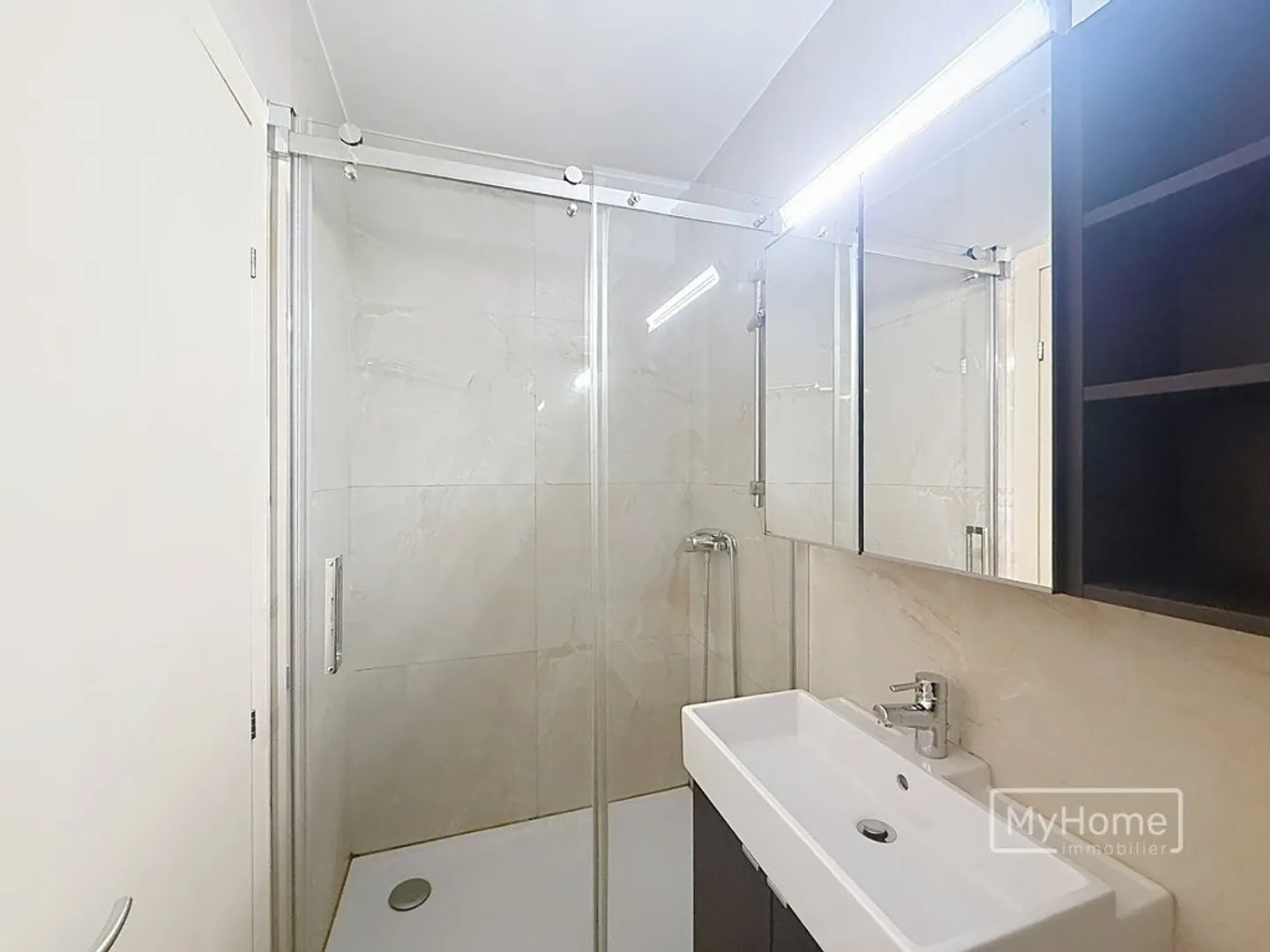 Grande studio idealmente situato! - Foto 3 di 4