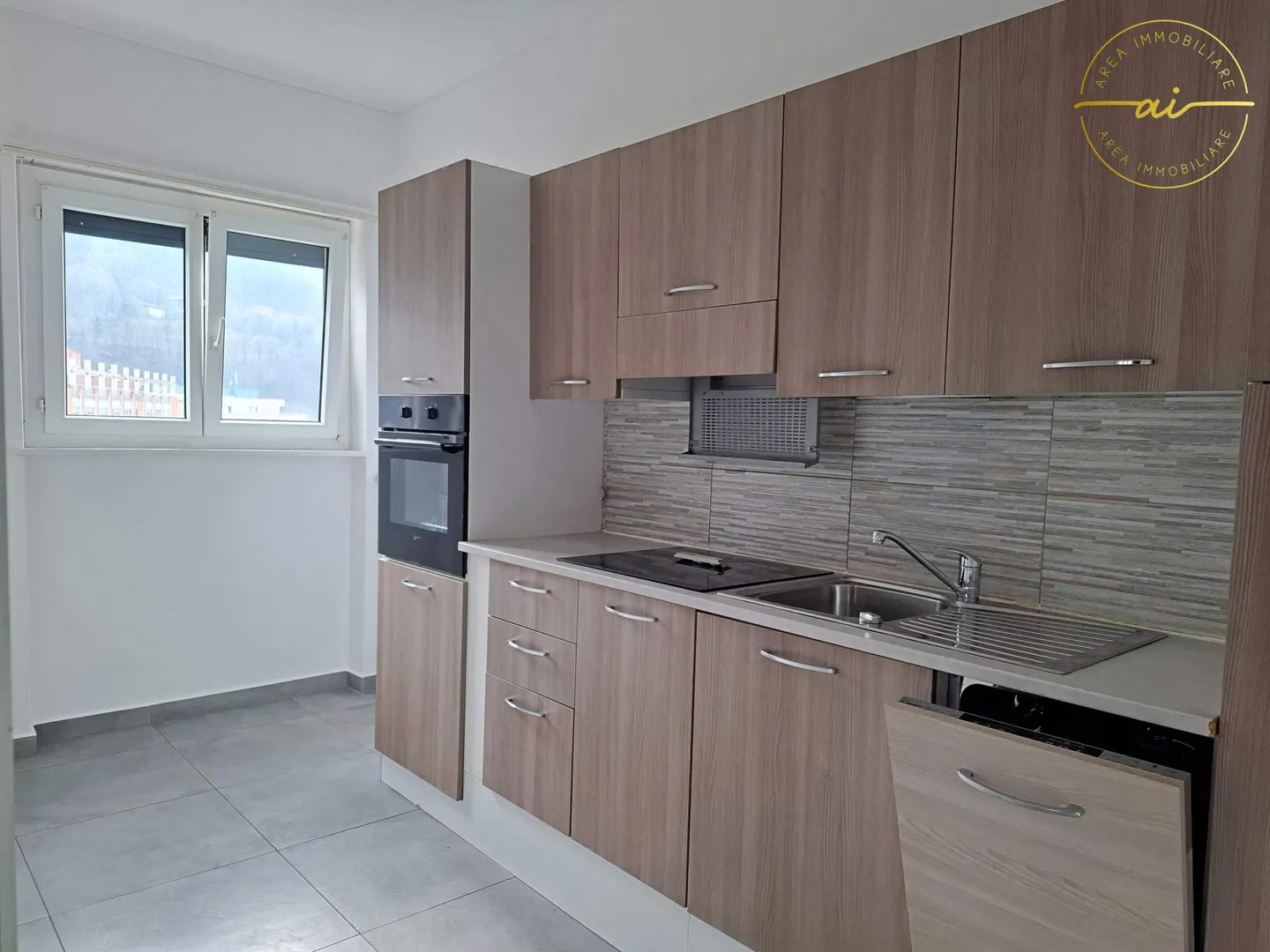 2,5-ZIMMER-WOHNUNG ZWEI SCHRITTE VOM ZENTRUM ENTFERNT - Foto 1 von 6