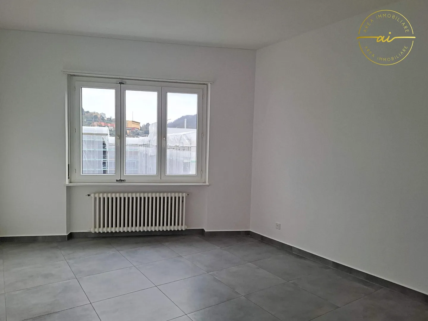 2,5-ZIMMER-WOHNUNG ZWEI SCHRITTE VOM ZENTRUM ENTFERNT - Foto 2 von 6