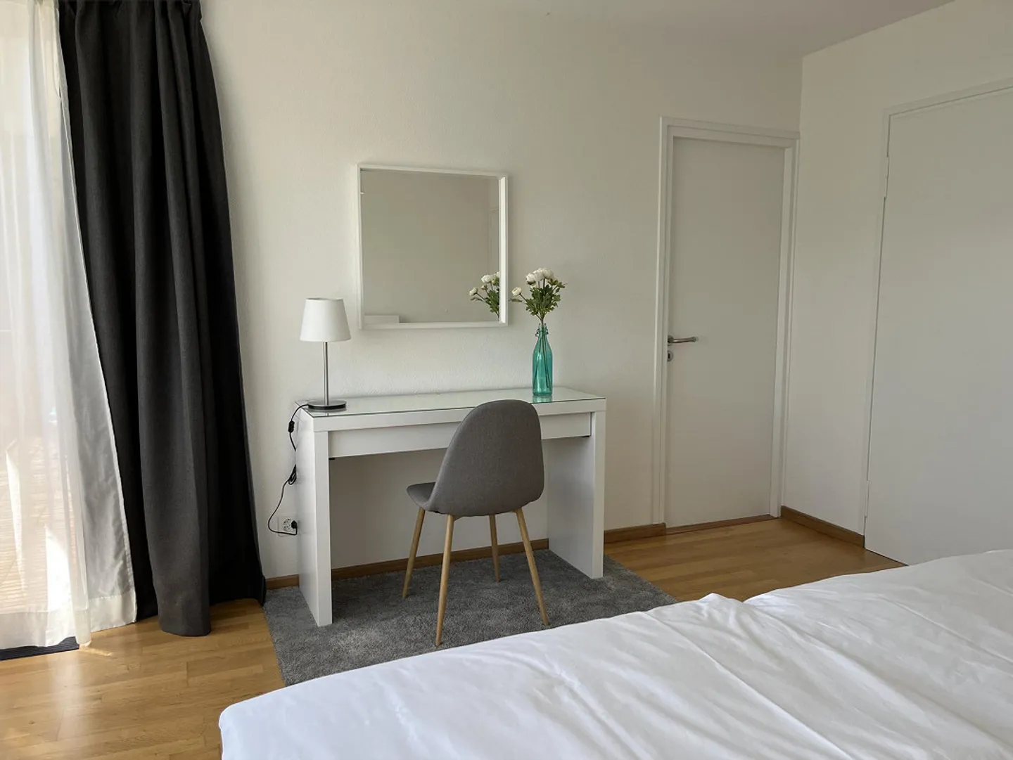 Sunny Business Apartment "Diana 3" near the Cantonal Hospital - Photo 6 of 13