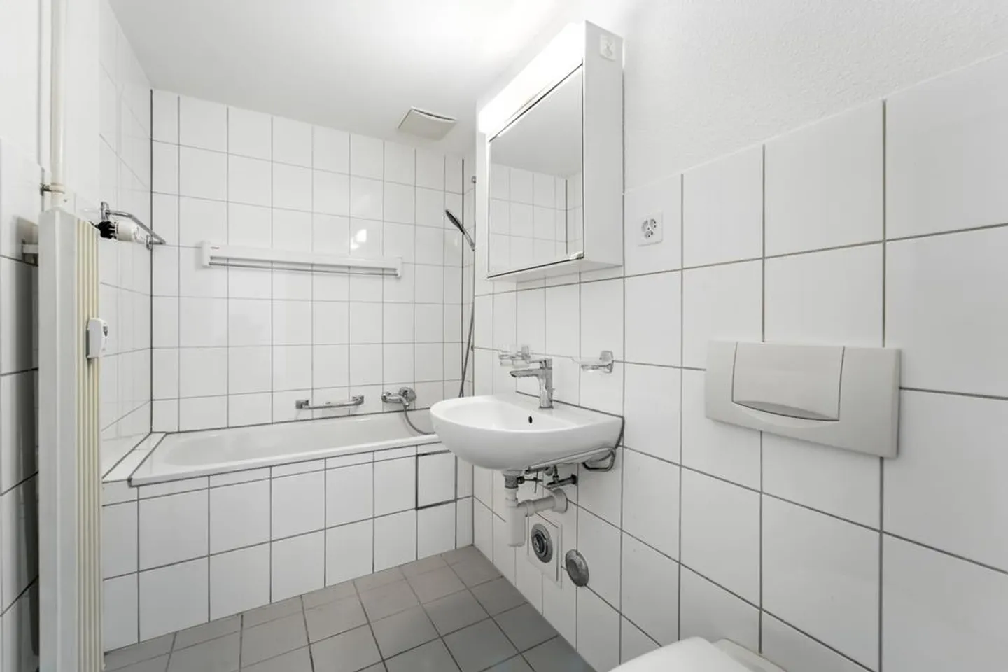 Quiet Home in Riehen - Photo 2 of 9