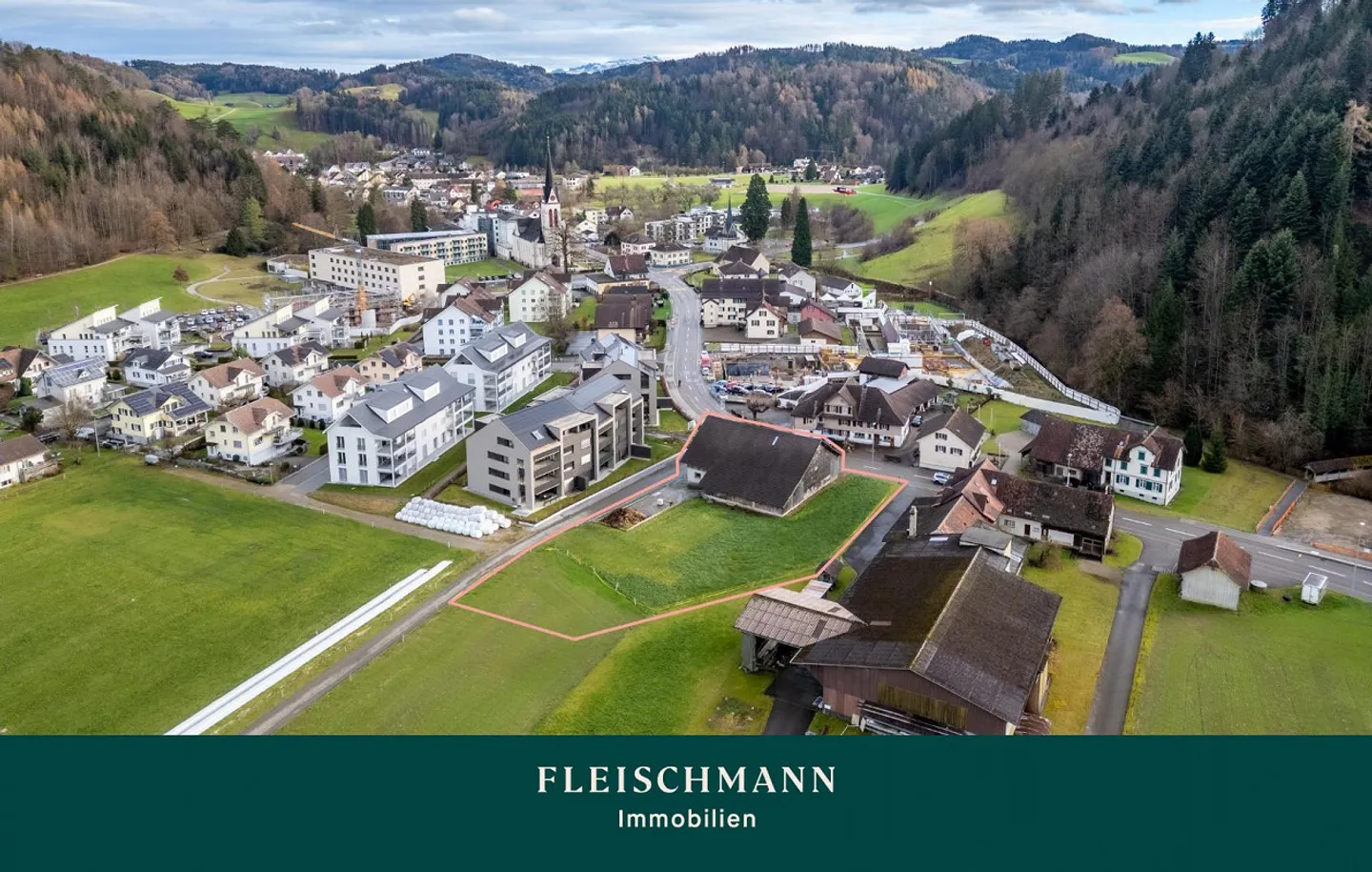 Terrain de construction attrayant avec structures existantes - Photo 1 sur 8