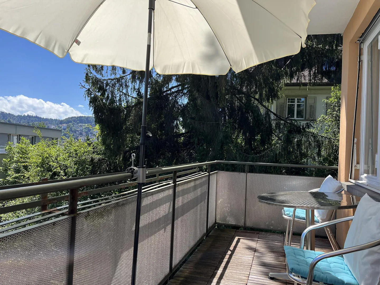 Sunny Business Apartment "Diana 3" near the Cantonal Hospital - Photo 11 of 13