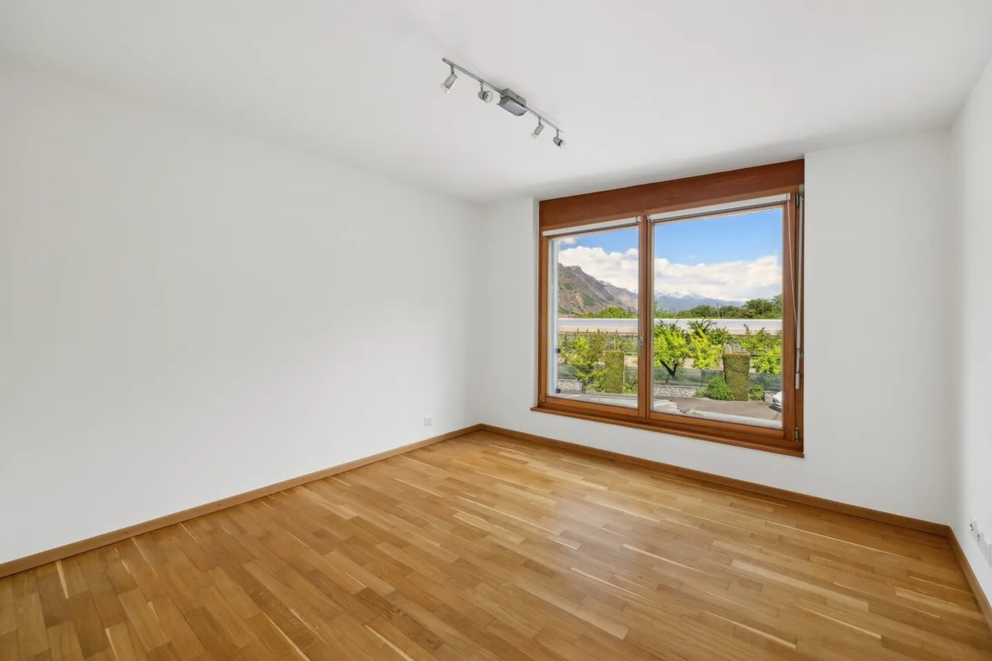 Exklusive Villa mit Pool - Foto 11 von 14