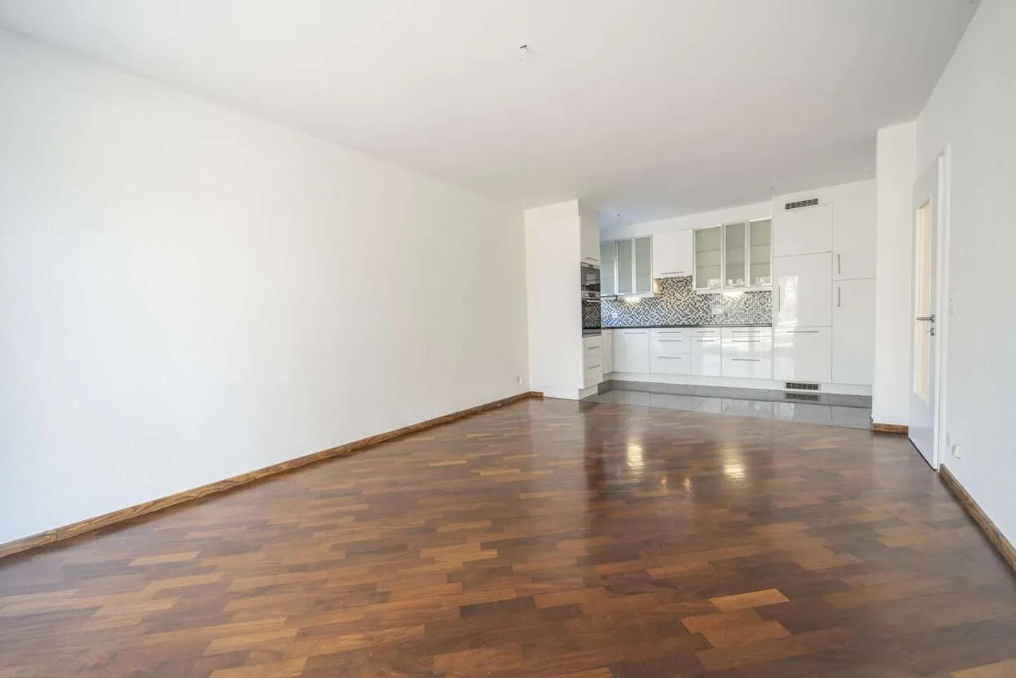 Appartamento in vendita - Foto 2 di 14