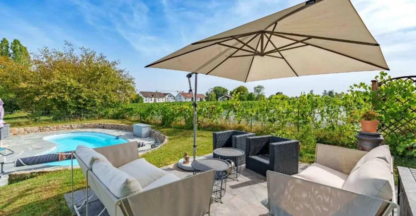 Very beautiful family villa in Terre-Sainte - Photo 1 of 12