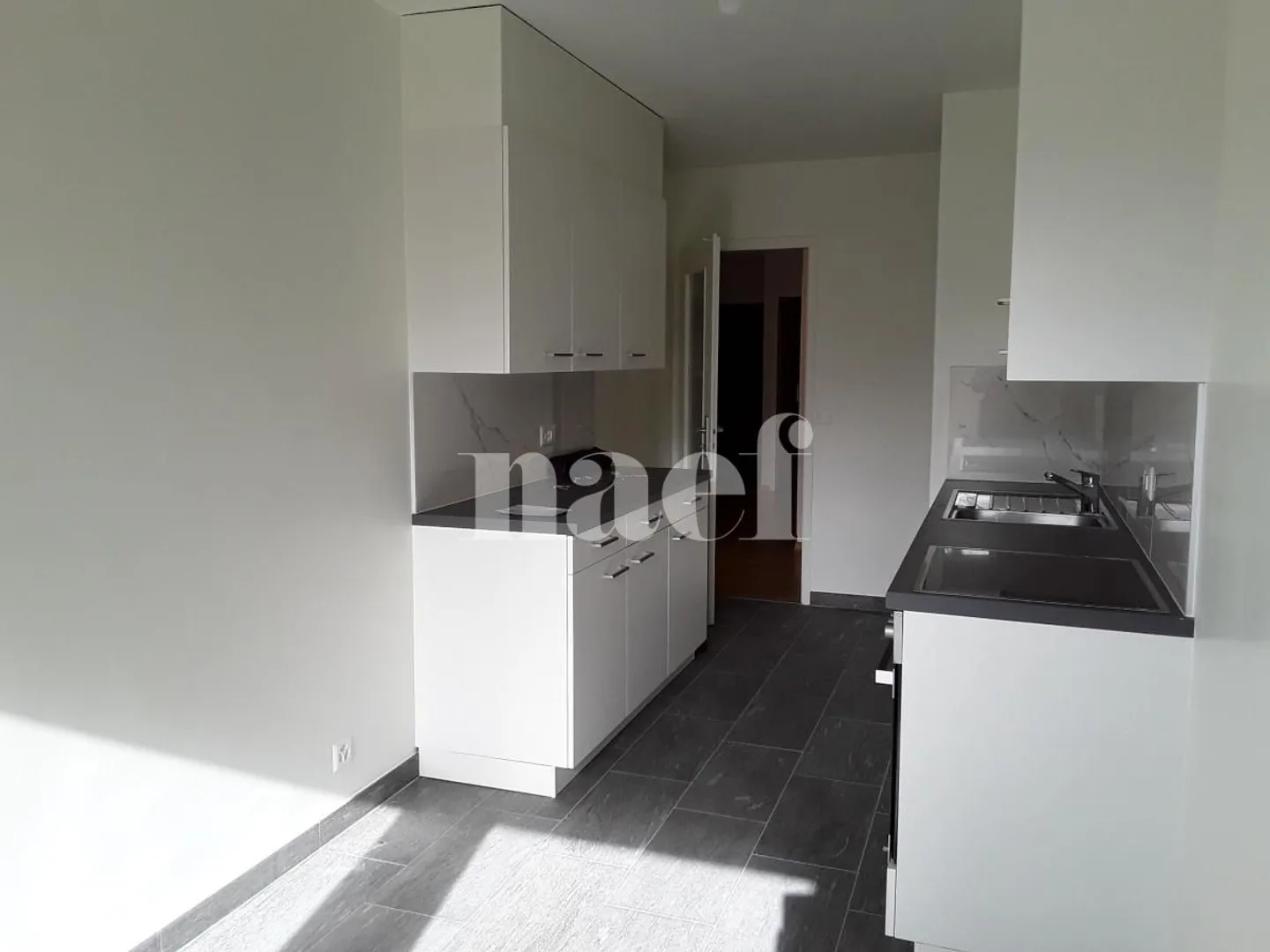 Appartement 5 pièces rénové - Photo 2 sur 6