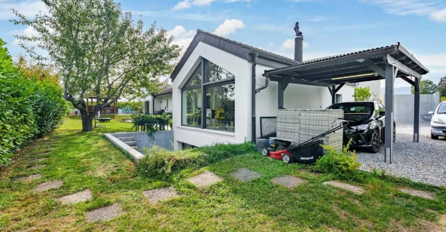 Very beautiful family villa in Terre-Sainte - Photo 3 of 12