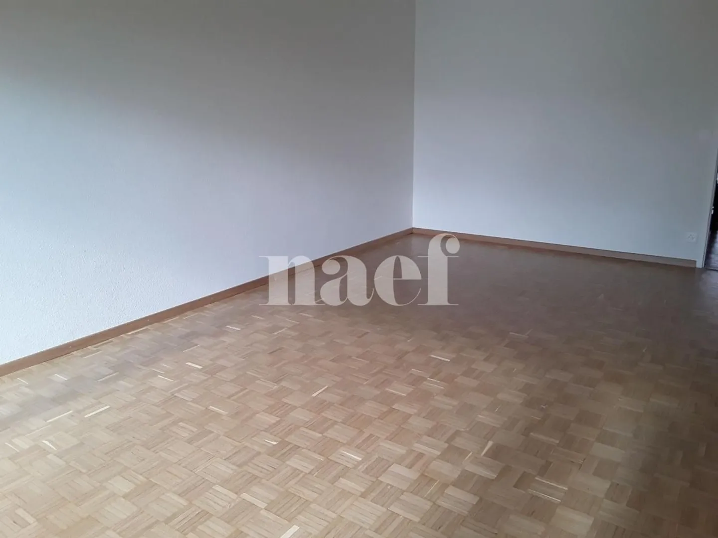 Appartement 5 pièces rénové - Photo 4 sur 6