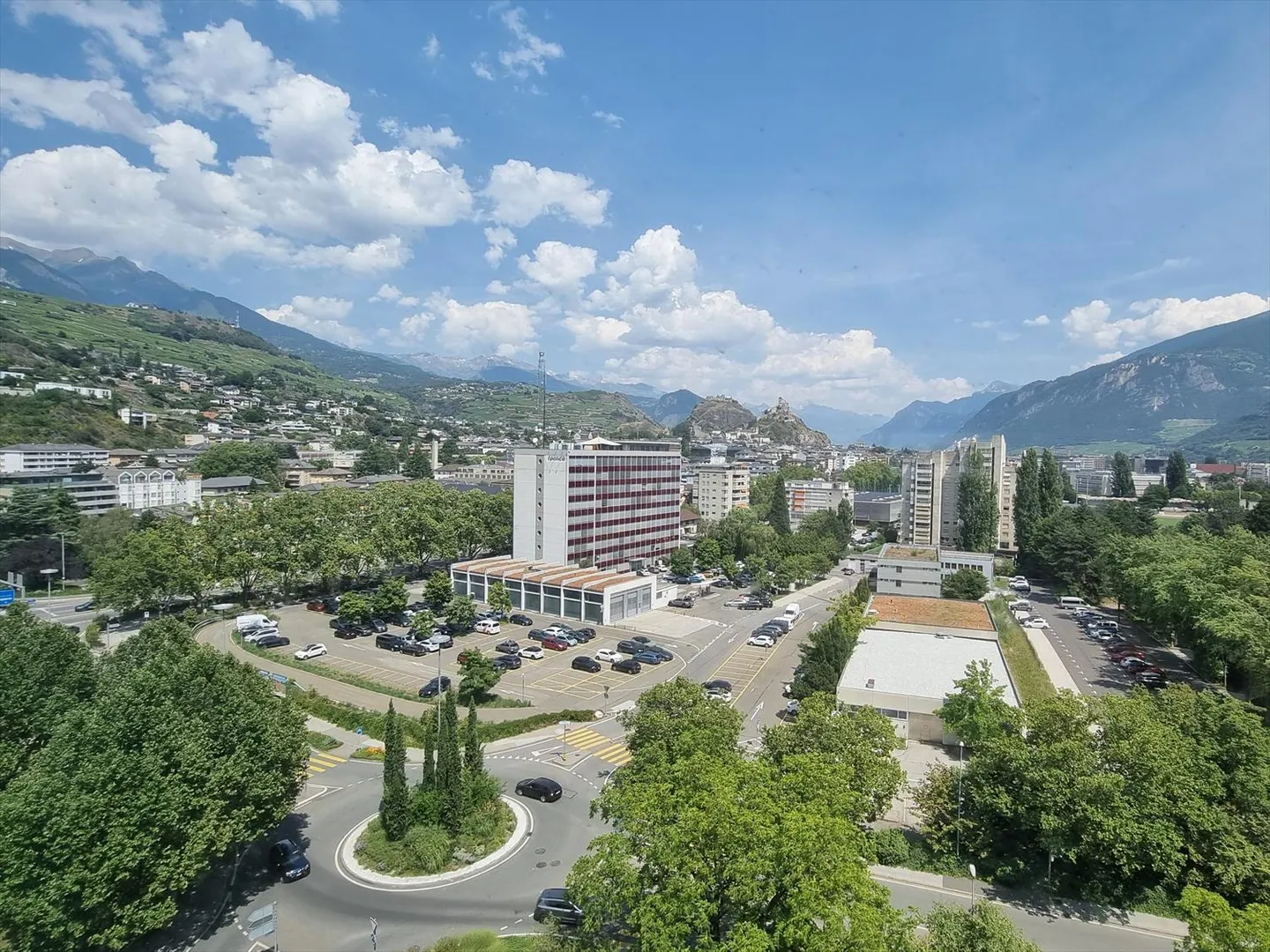 Sitten Ovest, appartamento 4.5 locali con vista panoramica al 13° piano - Foto 1 di 19