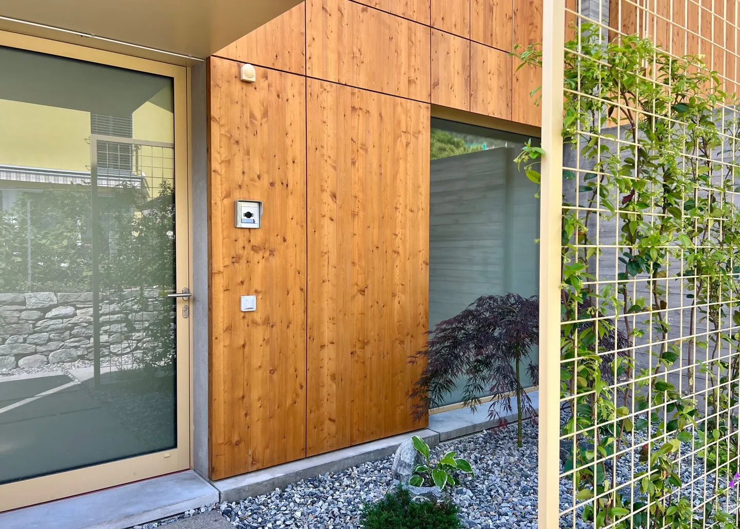 Casa unifamiliare/ a schiera con giardino e 2 posti auto - Foto 1 di 19