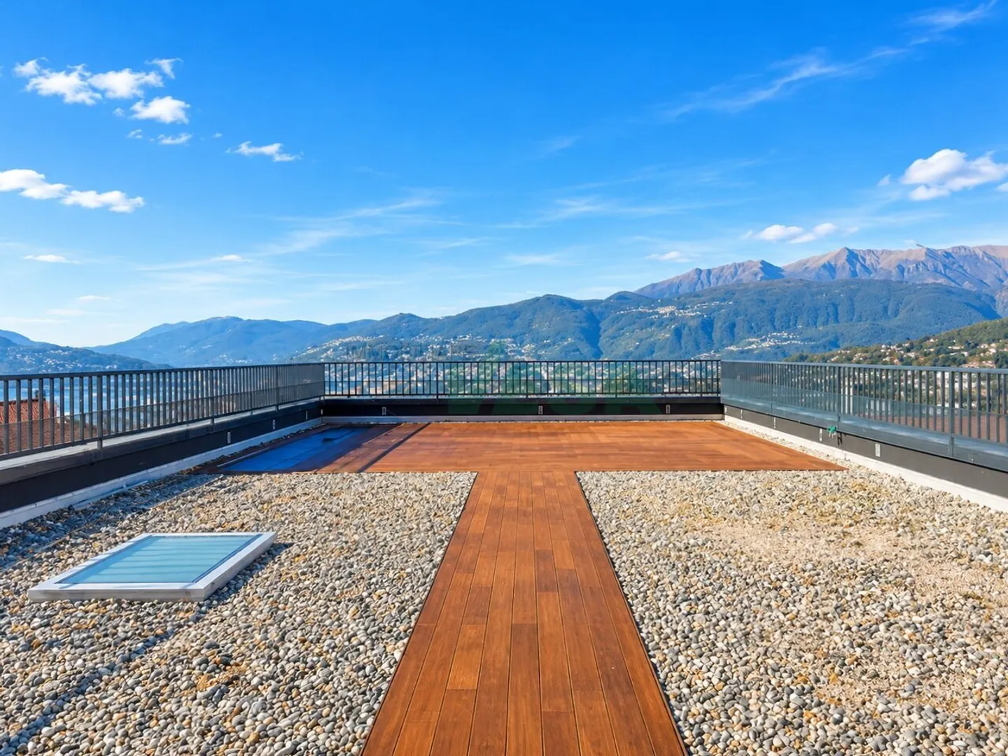 Villa neuve moderne avec vue panoramique spectaculaire et piscine - Photo 7 sur 15