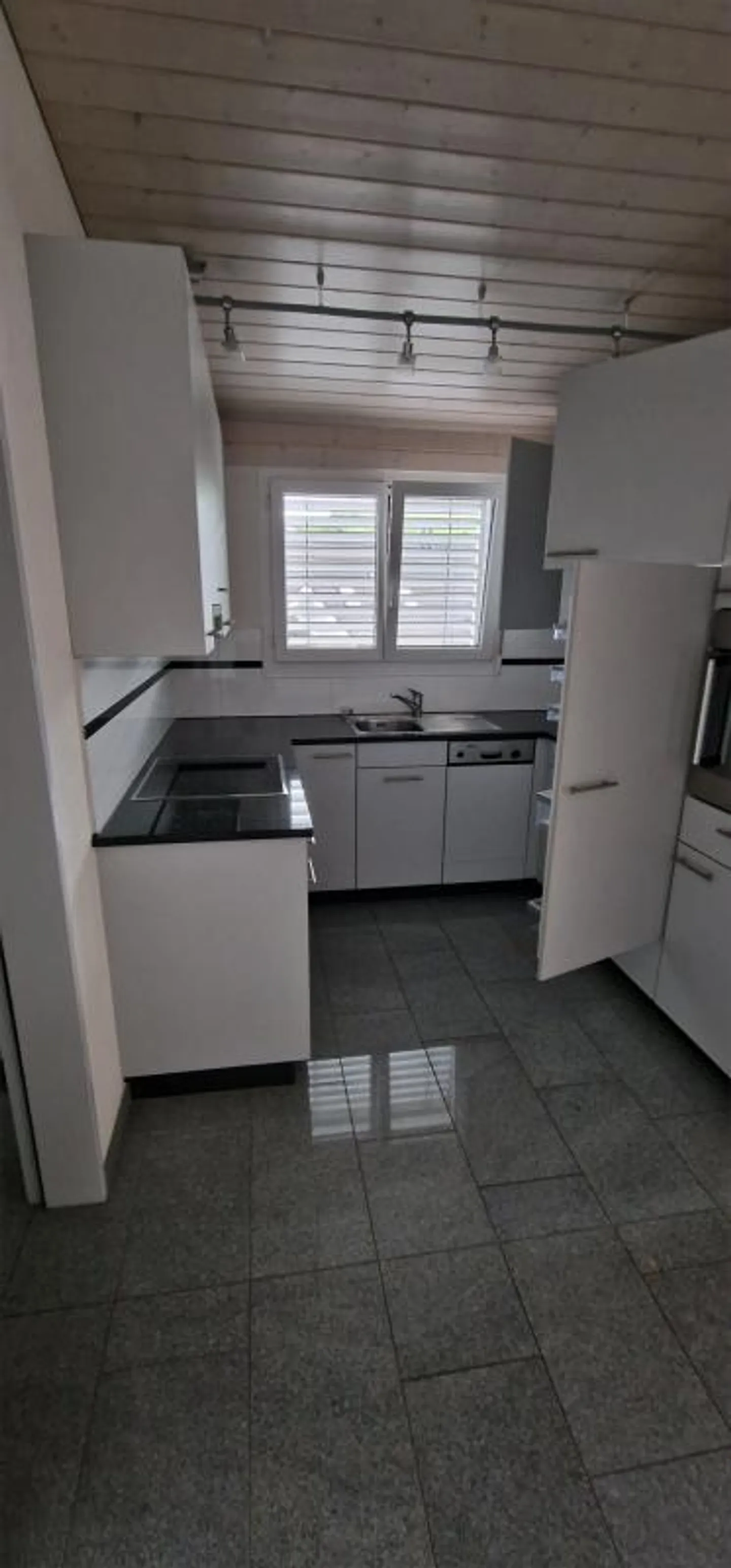 Loft above the rooftops of Immensee - Photo 6 of 7