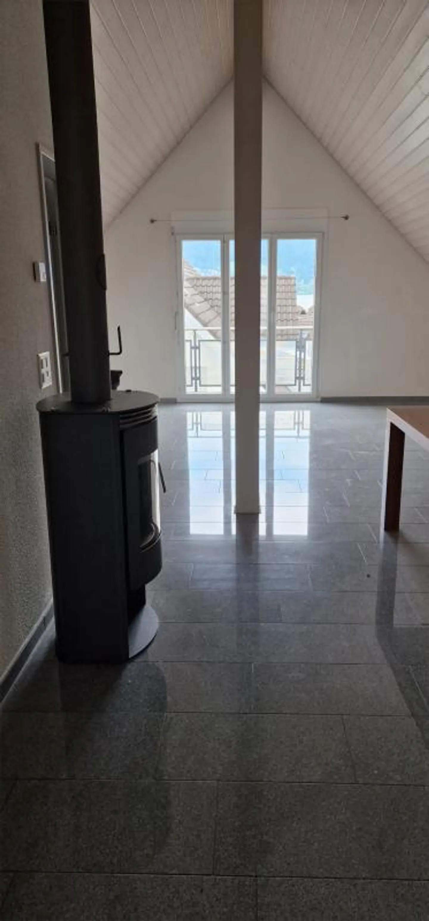 Loft above the rooftops of Immensee - Photo 7 of 7