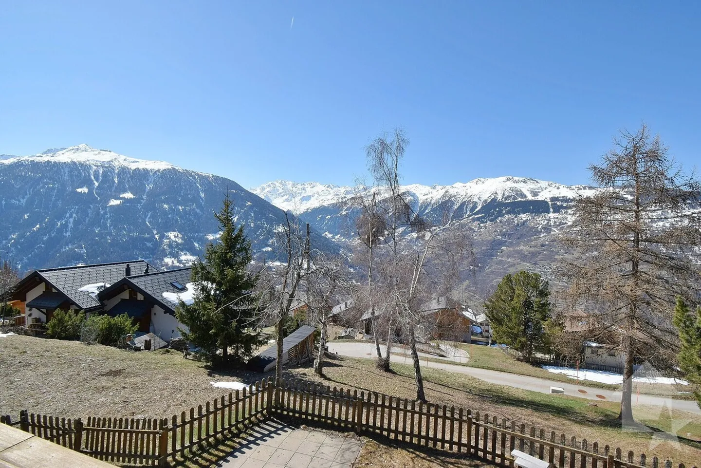 Magnificent chalet in the mountains with a magnificent panoramic view - Photo 10 of 19