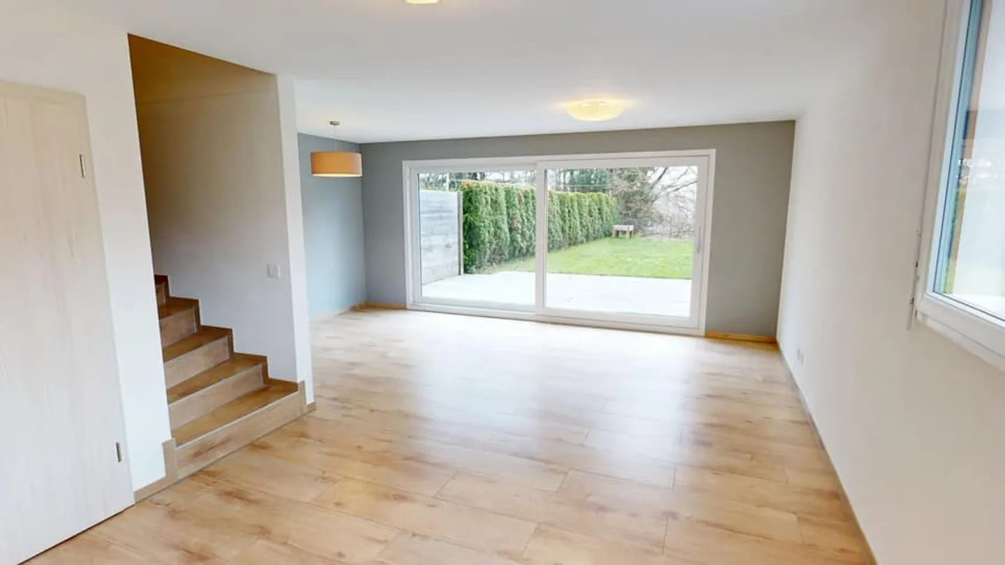 Magnifica casa a schiera con grande giardino, idealmente situata! - Foto 7 di 13