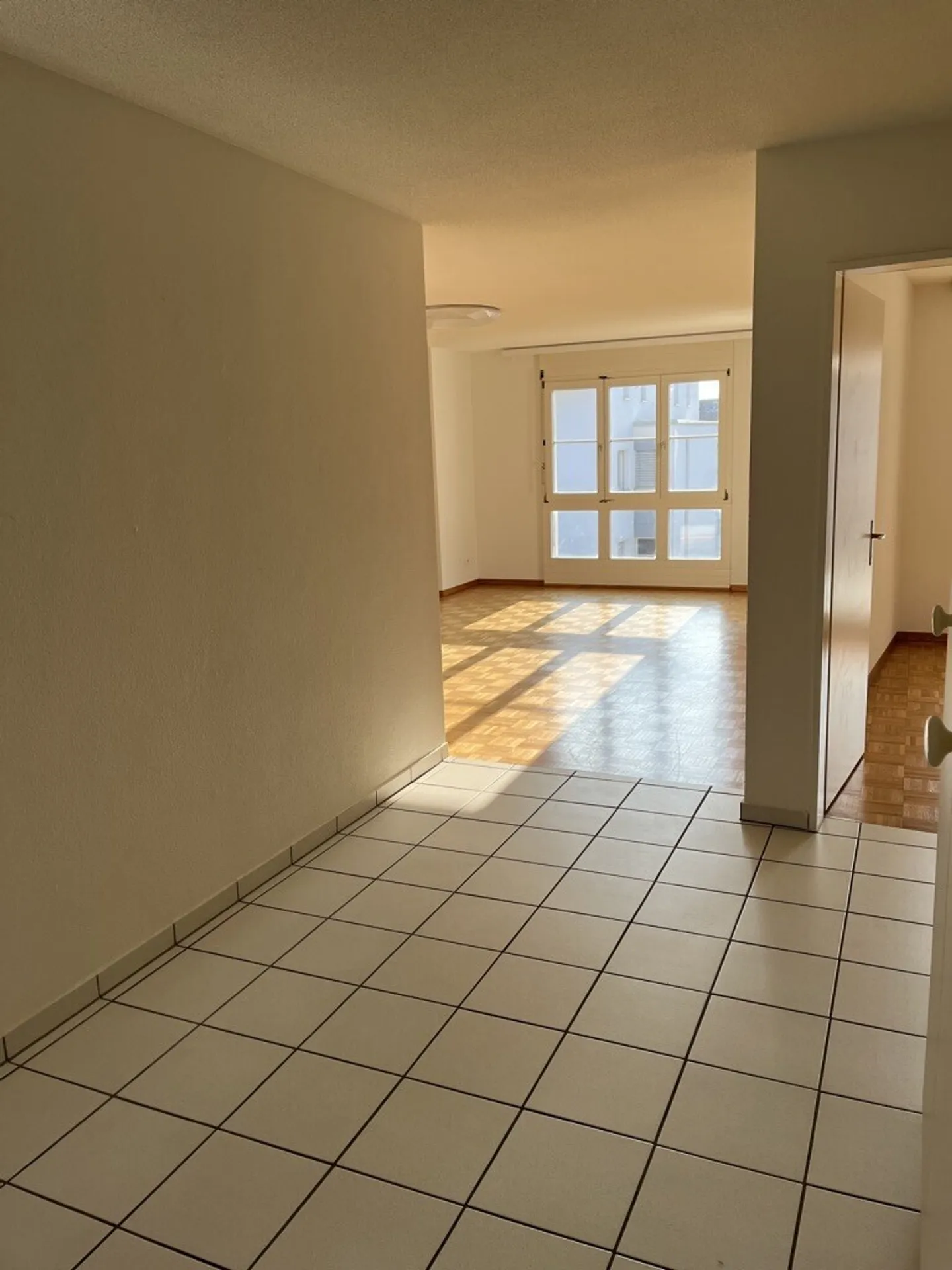 Exciting 4.5 room apartment with large balcony - Photo 9 of 11