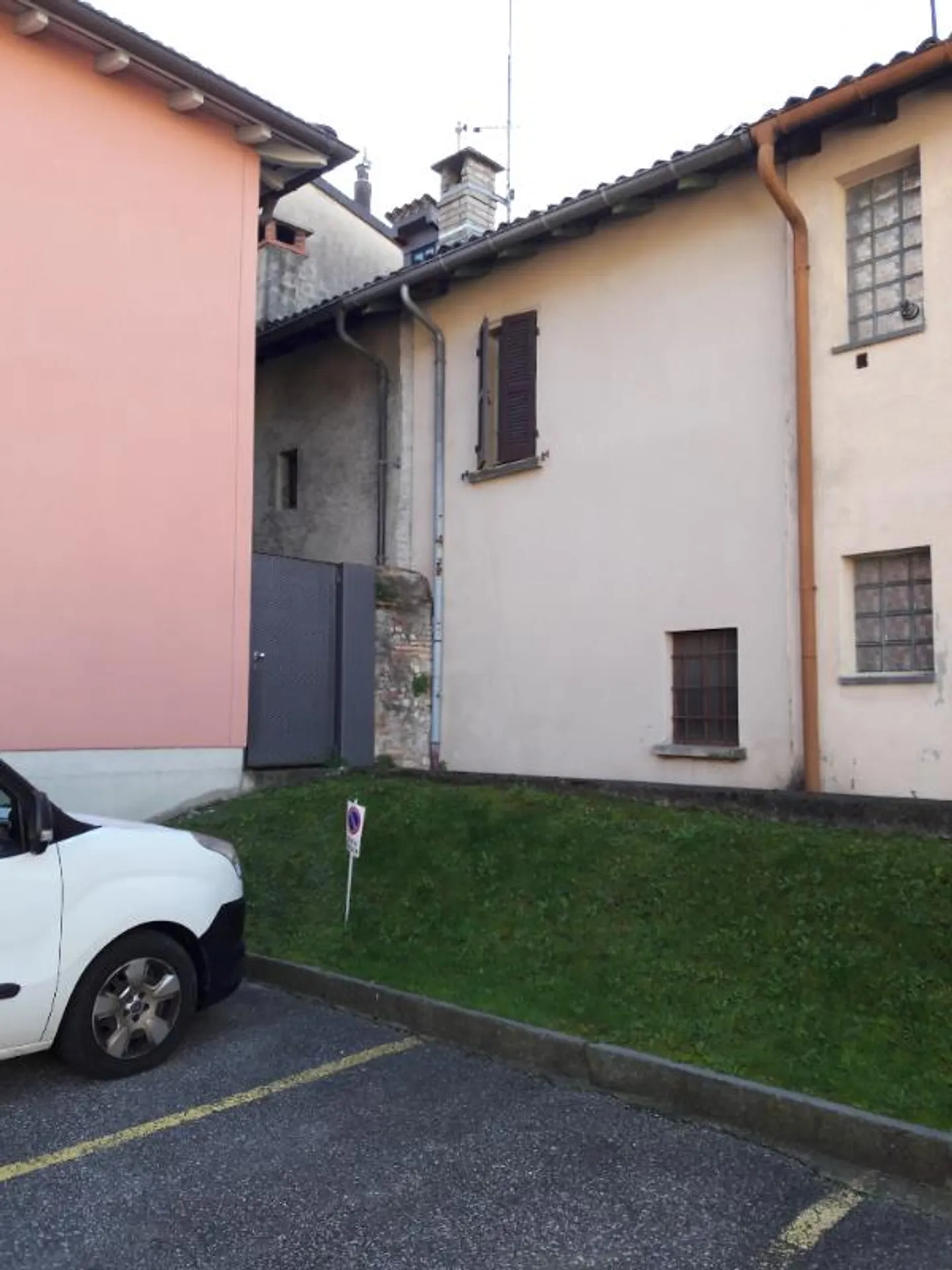 «3 Zimmer Reihenfamilienhaus» - Foto 4 di 4