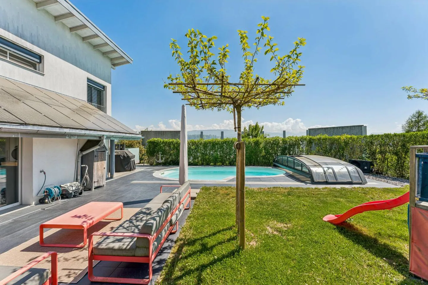 Prachtvolles Haus mit Pool - Foto 1 von 13