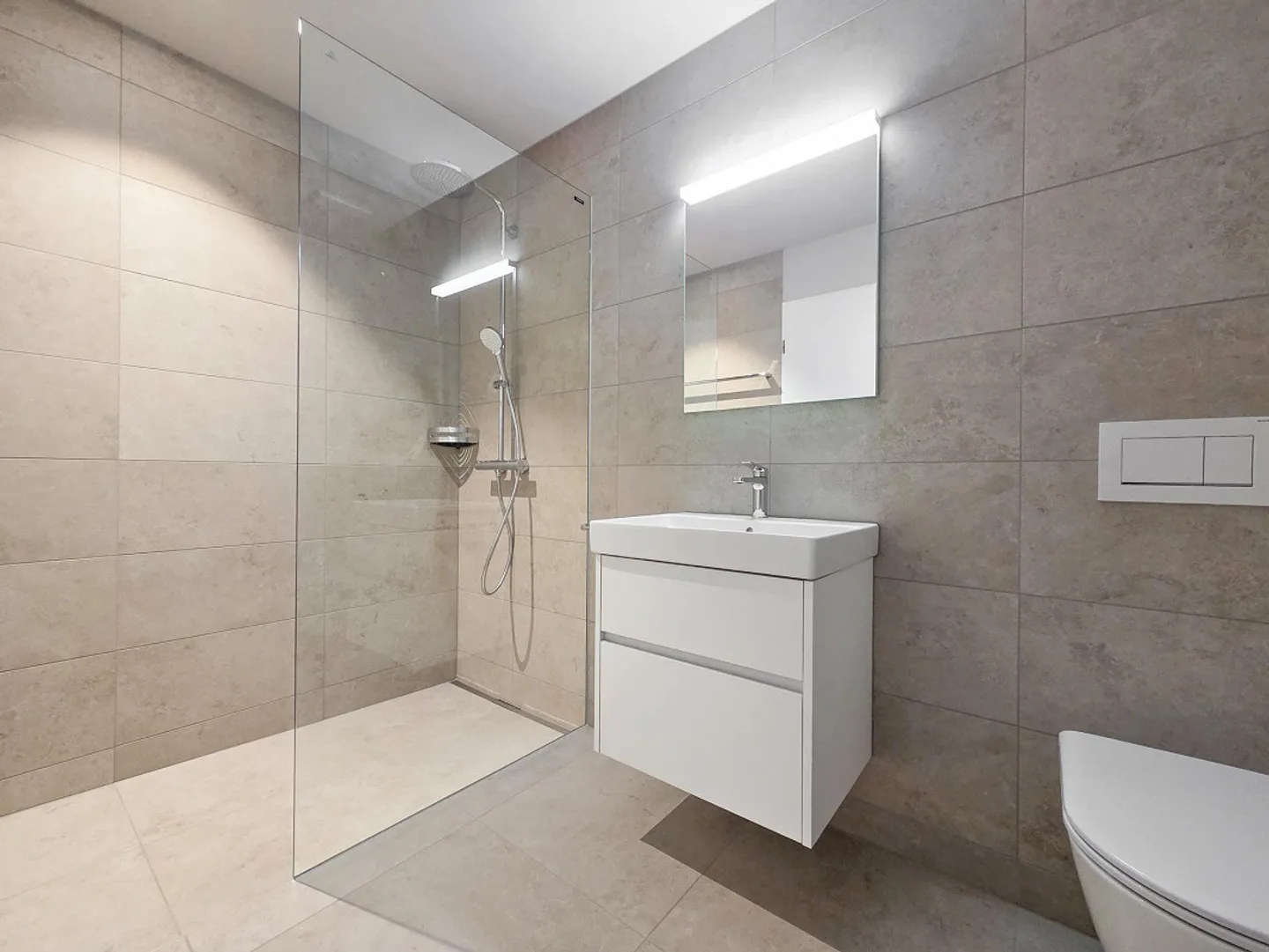 Ampio appartamento nuovo di 4.5 stanze in posizione idilliaca - Foto 8 di 11